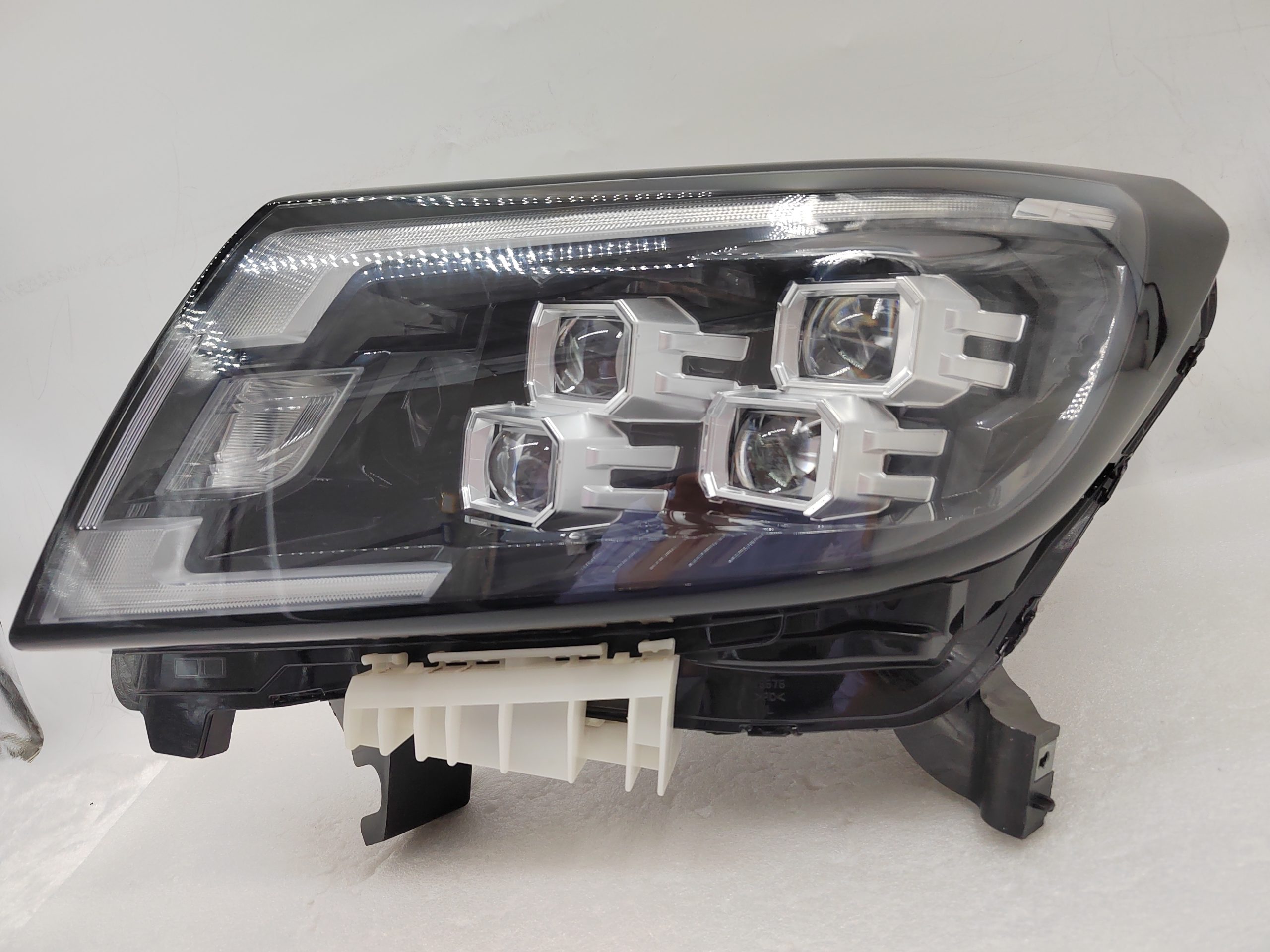 NISSAN NAVARA 2021-2023 LED L.H.S HEADLIGHT ASSEMBLY