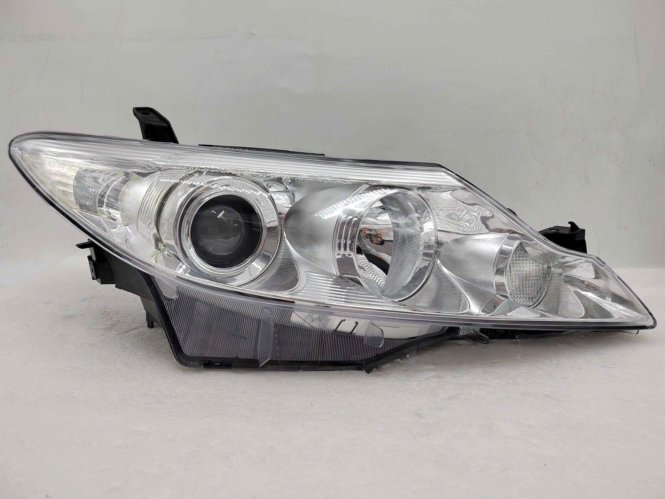 TOYOTA TARAGO/PREVIA ESTIMA 2009-2019 HALOGEN R.H.S HEADLIGHT ASSEMBLY