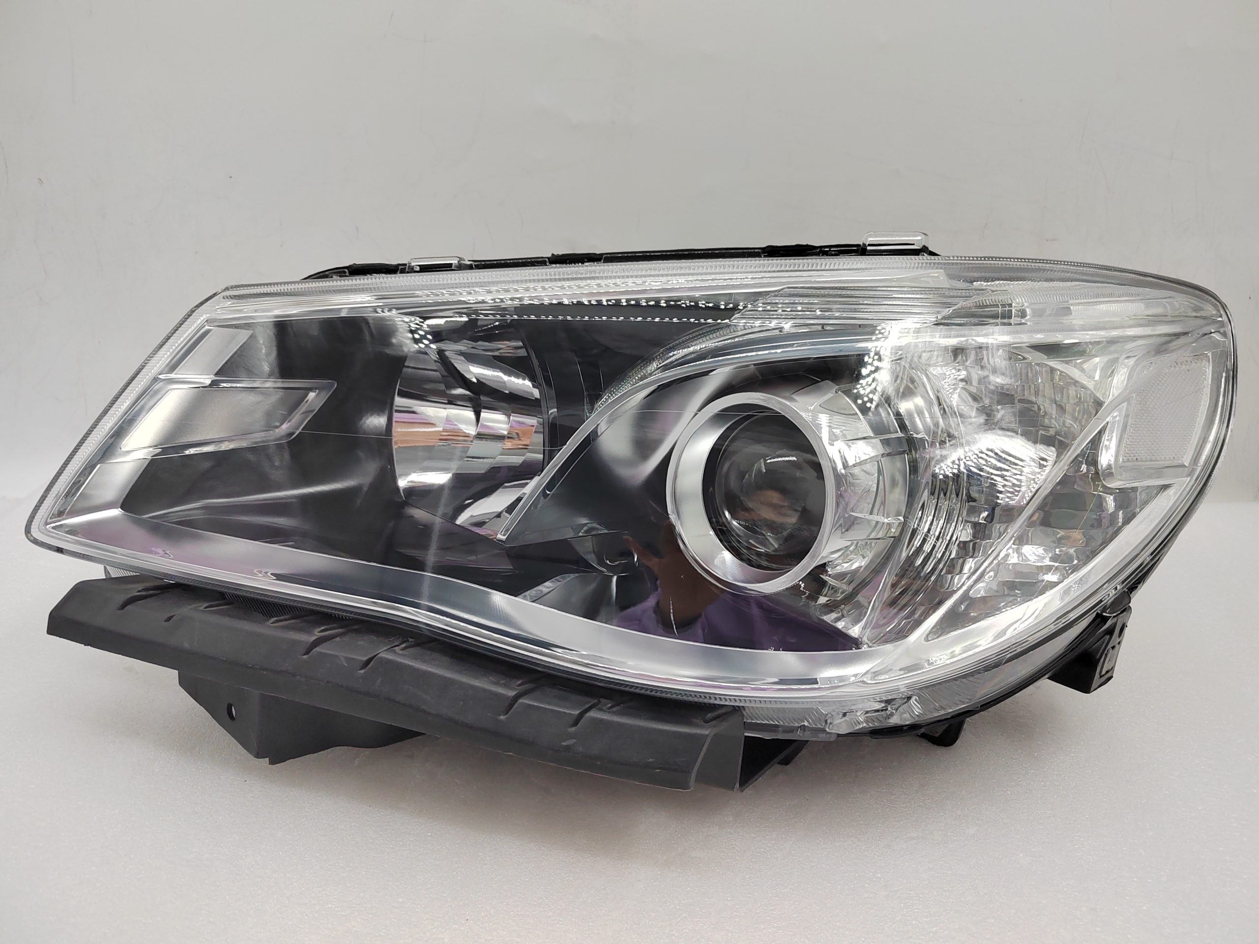 HOLDEN COMMODORE VF SV6 2013-2017 HALOGEN L.H.S HEADLIGHT ASSEMBLY