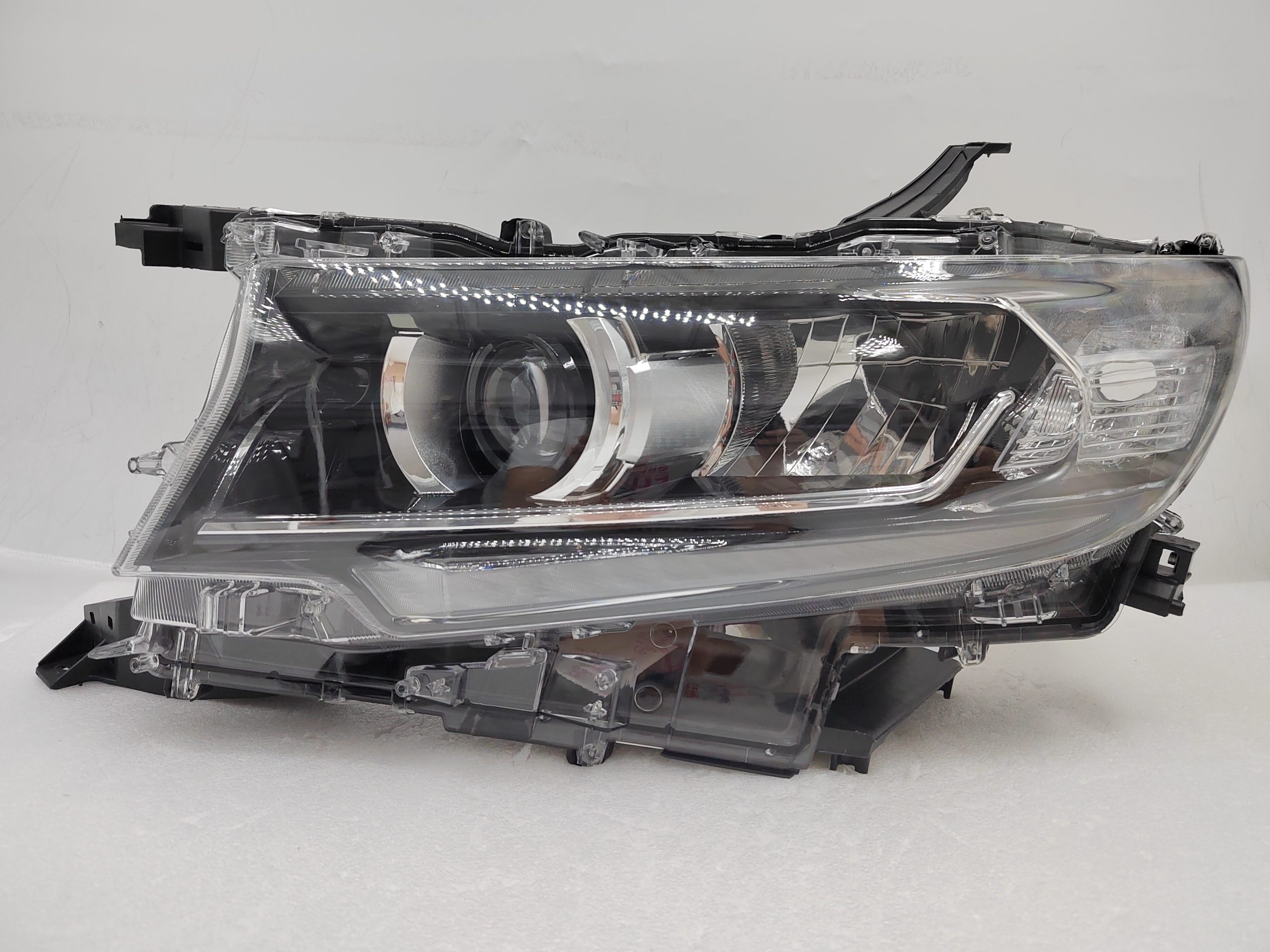 TOYOTA LANDCRUISER PRADO 150 GDJ150R 2018-2022 LED L.H.S HEADLIGHT ASSEMBLY