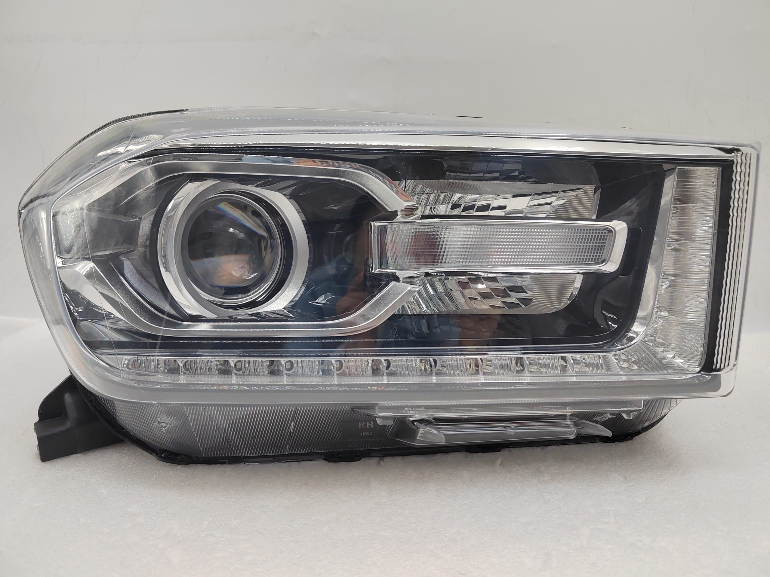 MAXUS LDV T60 2017-2020 LED R.H.S HEADLIGHT ASSEMBLY
