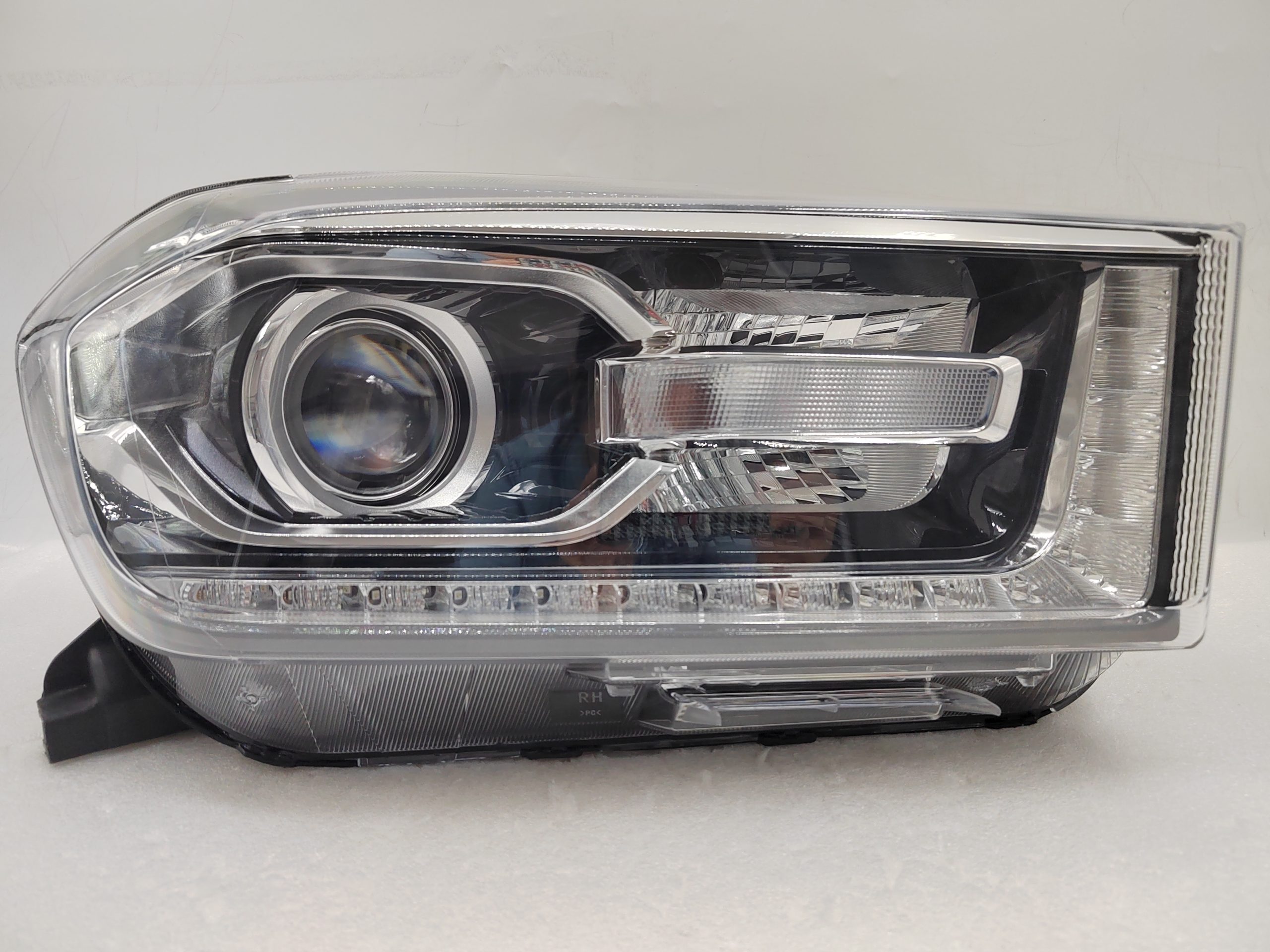 MAXUS LDV T60 2017-2020 LED R.H.S HEADLIGHT ASSEMBLY