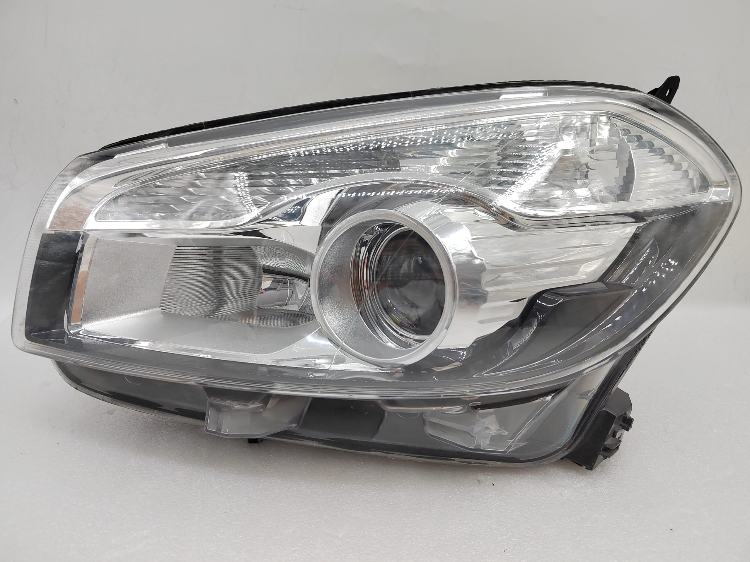 NISSAN DUALIS 2010-2013 HALOGEN L.H.S HEADLIGHT ASSEMBLY