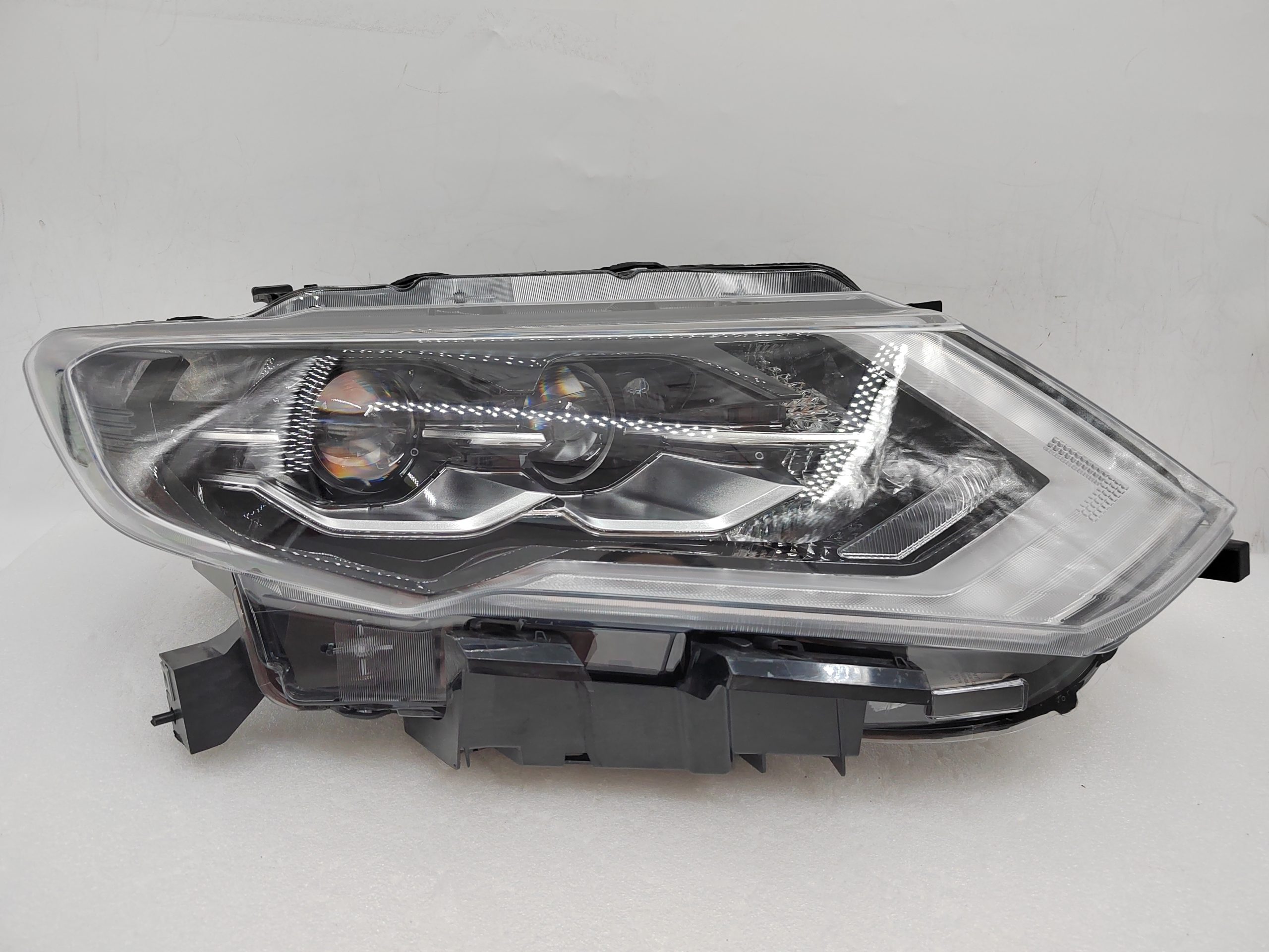 NISSAN X-TRAIL T32 2017-2019 LED R.H.S HEADLIGHT ASSEMBLY