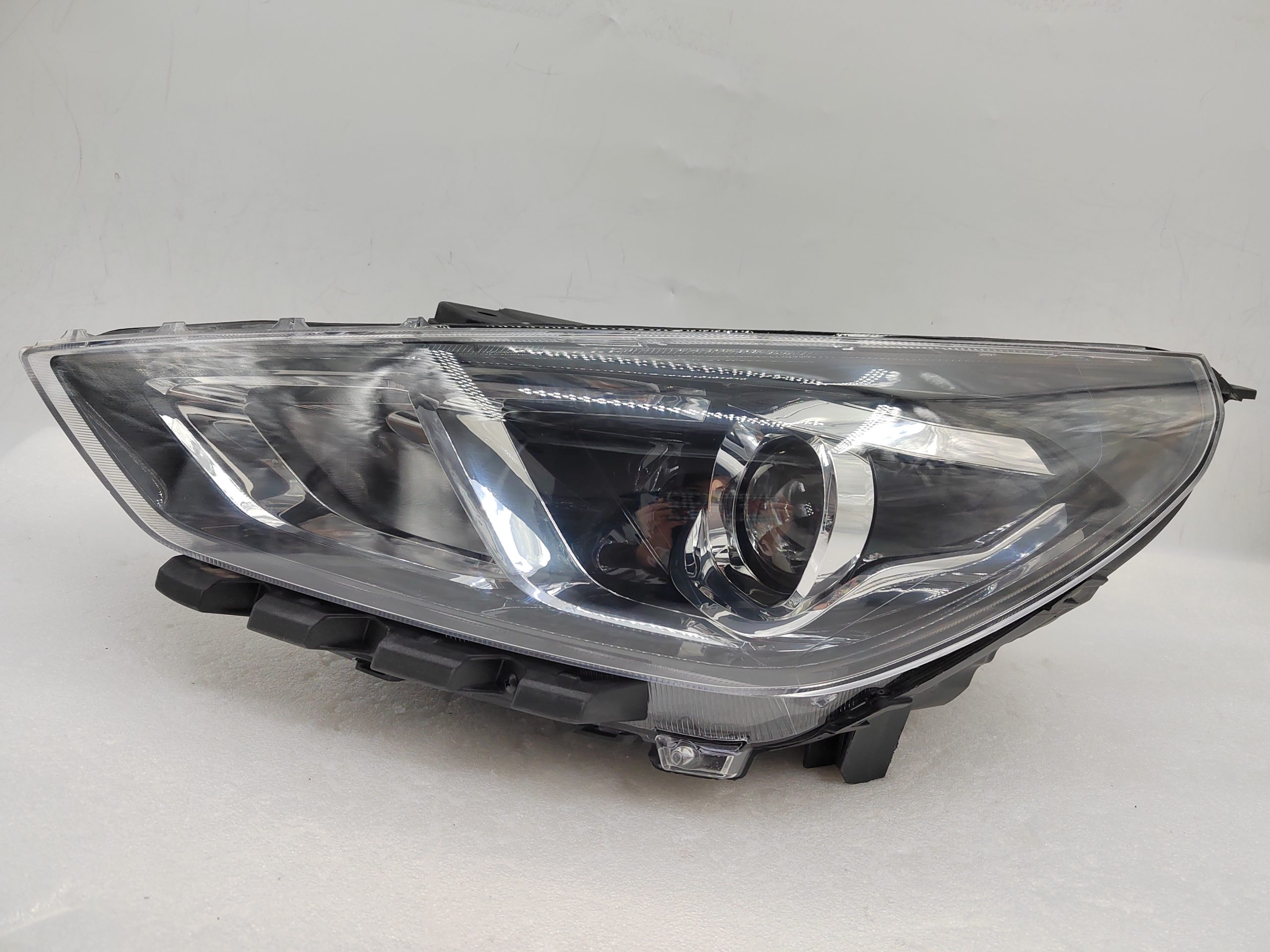 HYUNDAI I30 HATCH 2020-2023 HALOGEN L.H.S HEADLIGHT ASSEMBLY