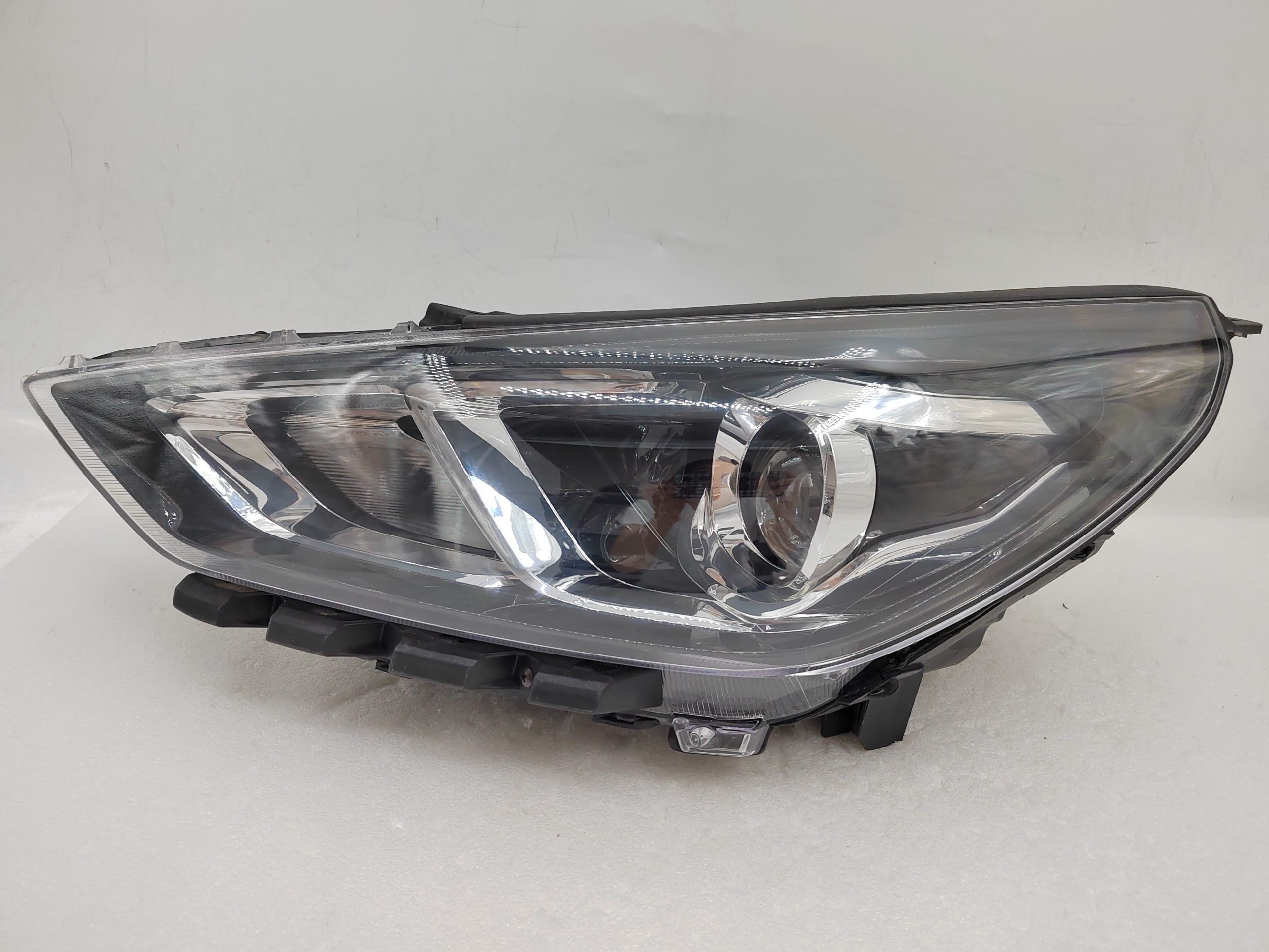 HYUNDAI I30 HATCH 2020-2023 HALOGEN L.H.S HEADLIGHT ASSEMBLY