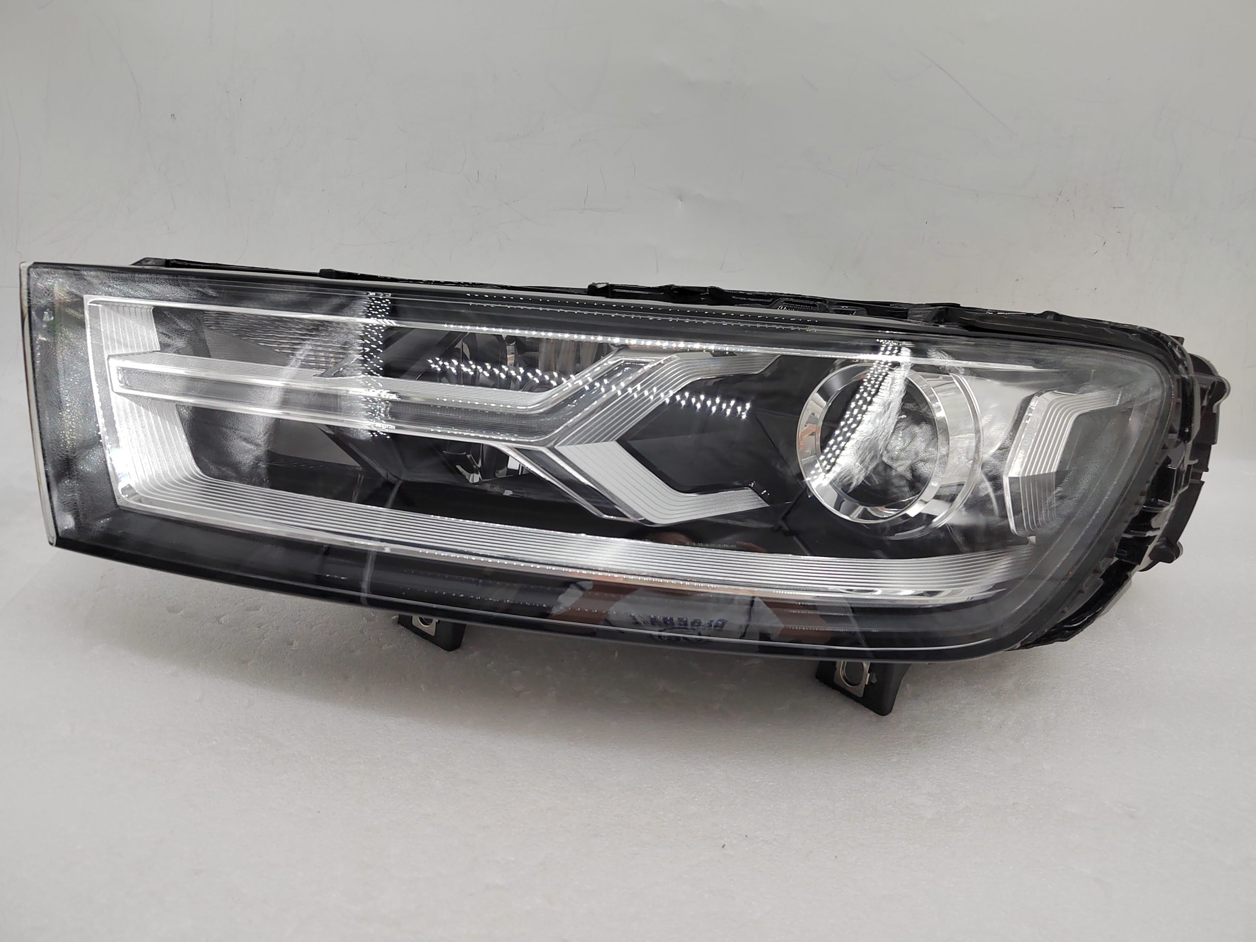 AUDI Q7 2016-2019 XENON L.H.S HEADLIGHT ASSEMBLY