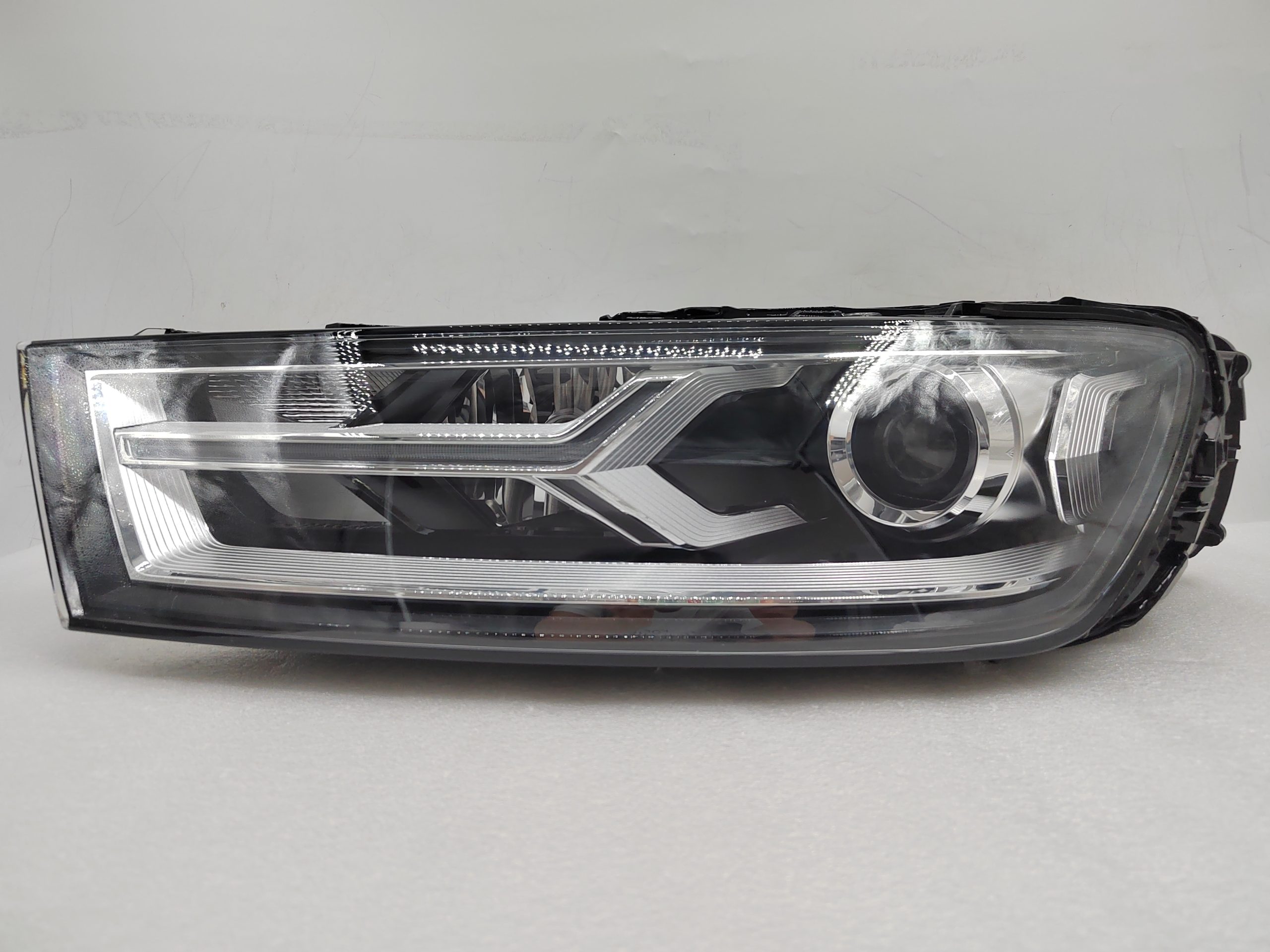 AUDI Q7 2016-2019 XENON L.H.S HEADLIGHT ASSEMBLY