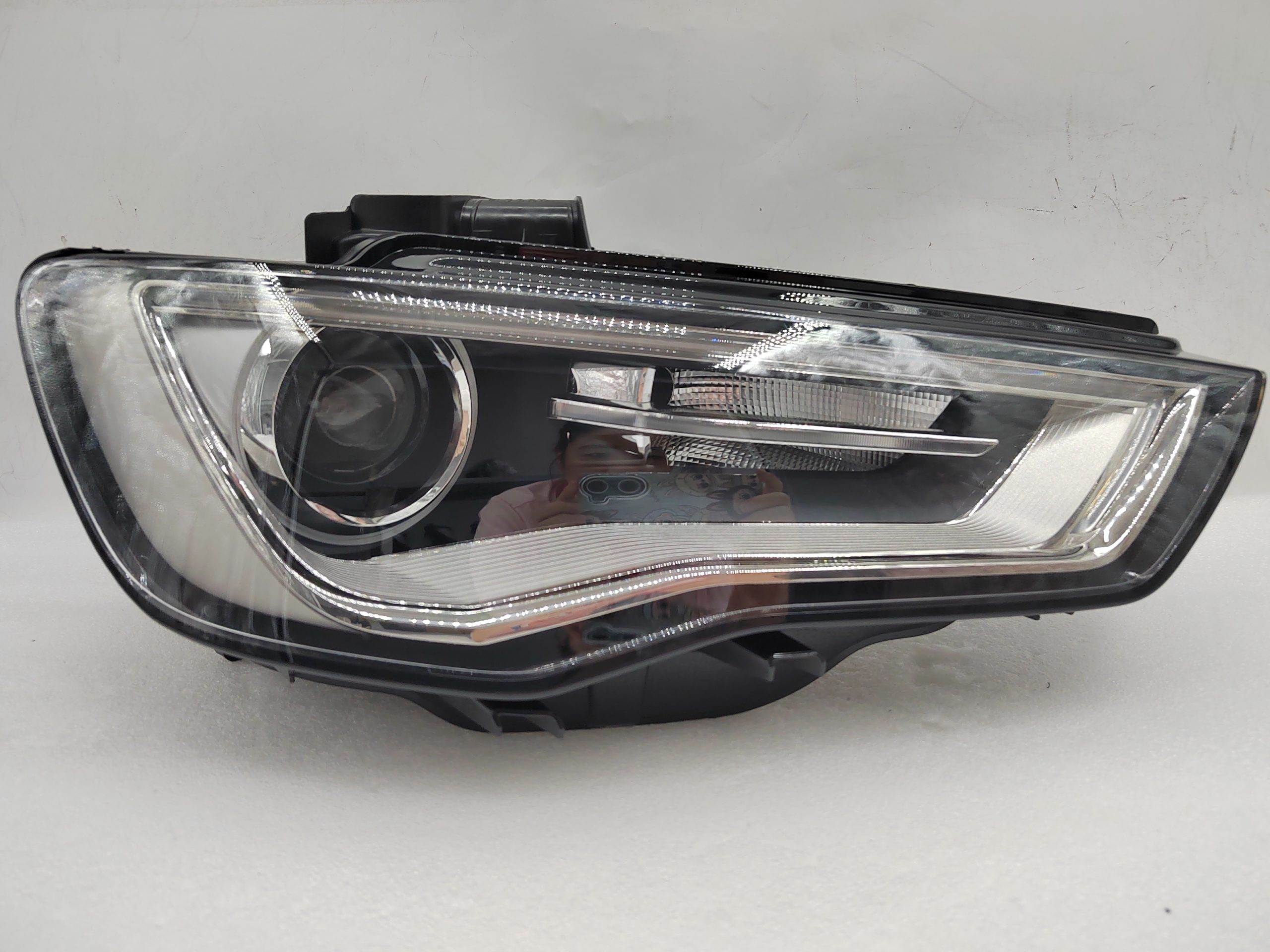 AUDI A3 8V 2013-2015 XENON R.H.S HEADLIGHT ASSEMBLY