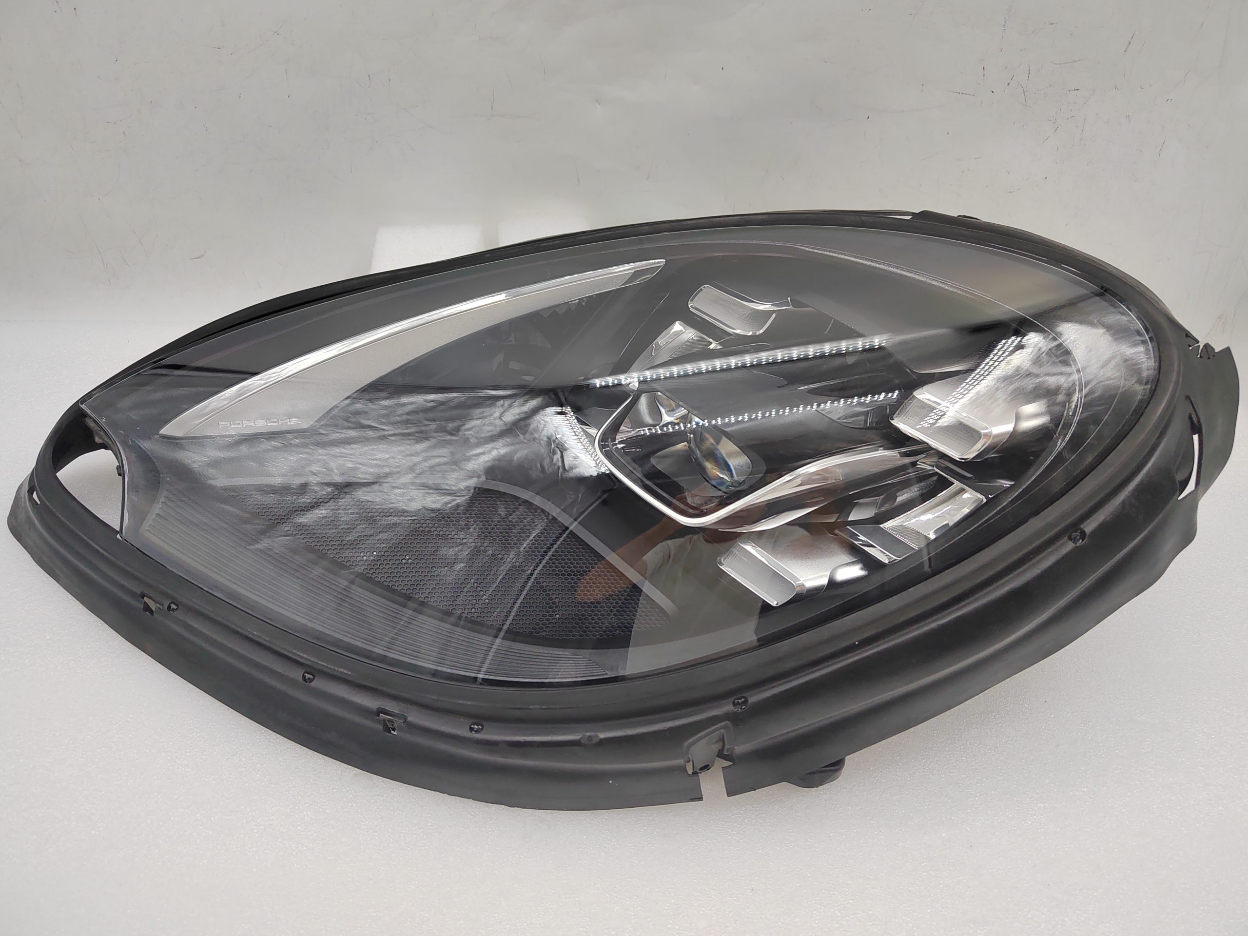 PORSCHE MACAN 2014-2017 LED L.H.S HEADLIGHT ASSEMBLY