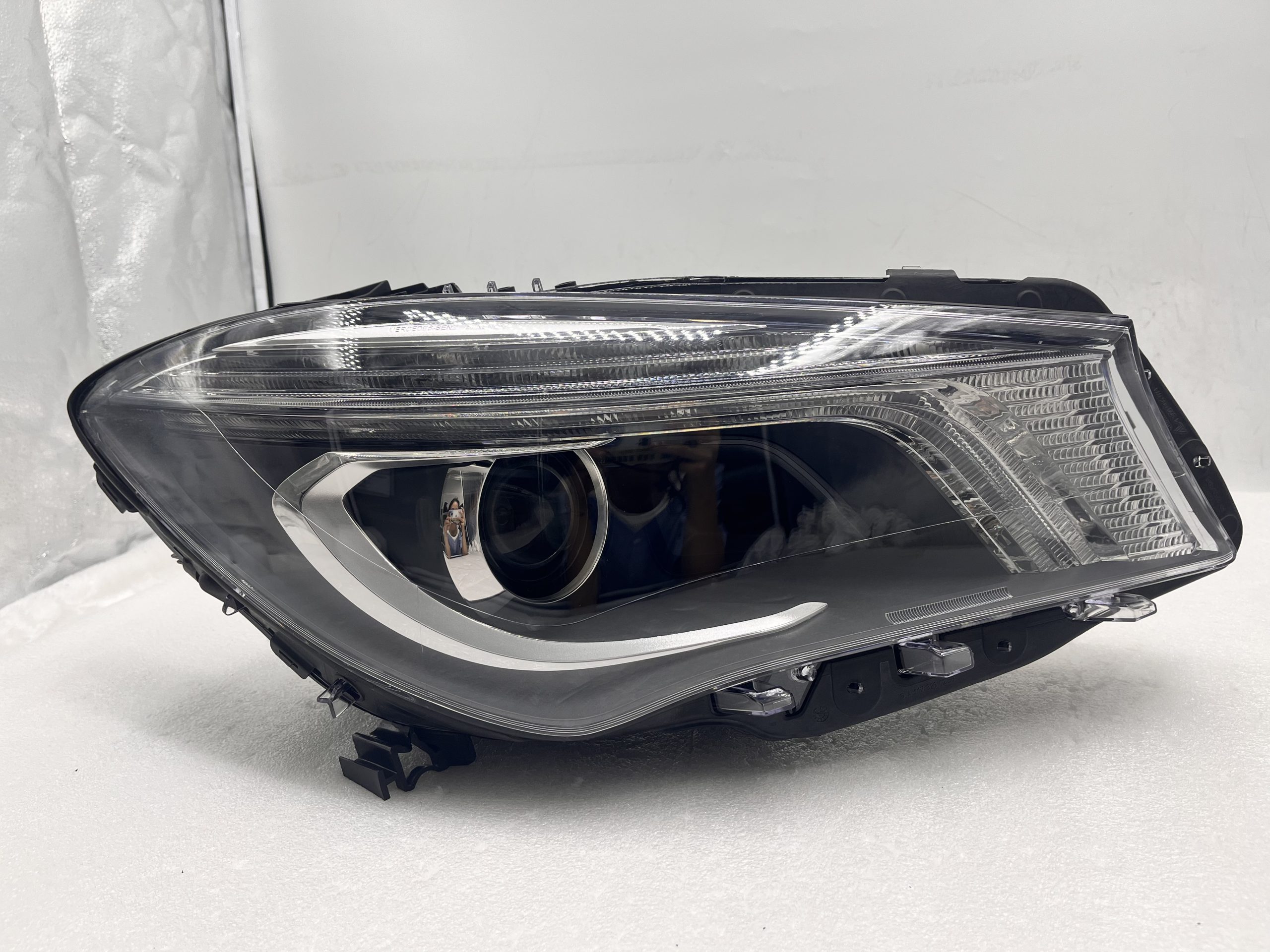 MERCEDES-BENZ CLA-CLASS W117 CLA250 2012-2015 XENON R.H.S HEADLIGHT ASSEMBLY