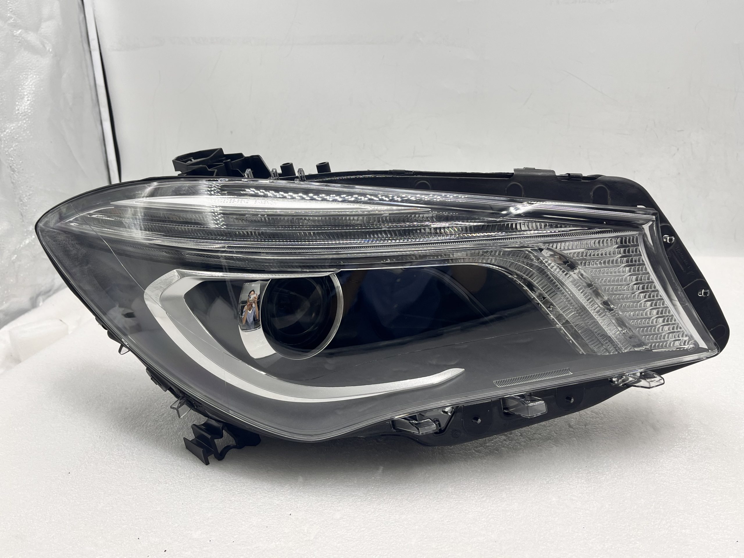 MERCEDES-BENZ CLA-CLASS W117 CLA250 2012-2015 XENON R.H.S HEADLIGHT ASSEMBLY