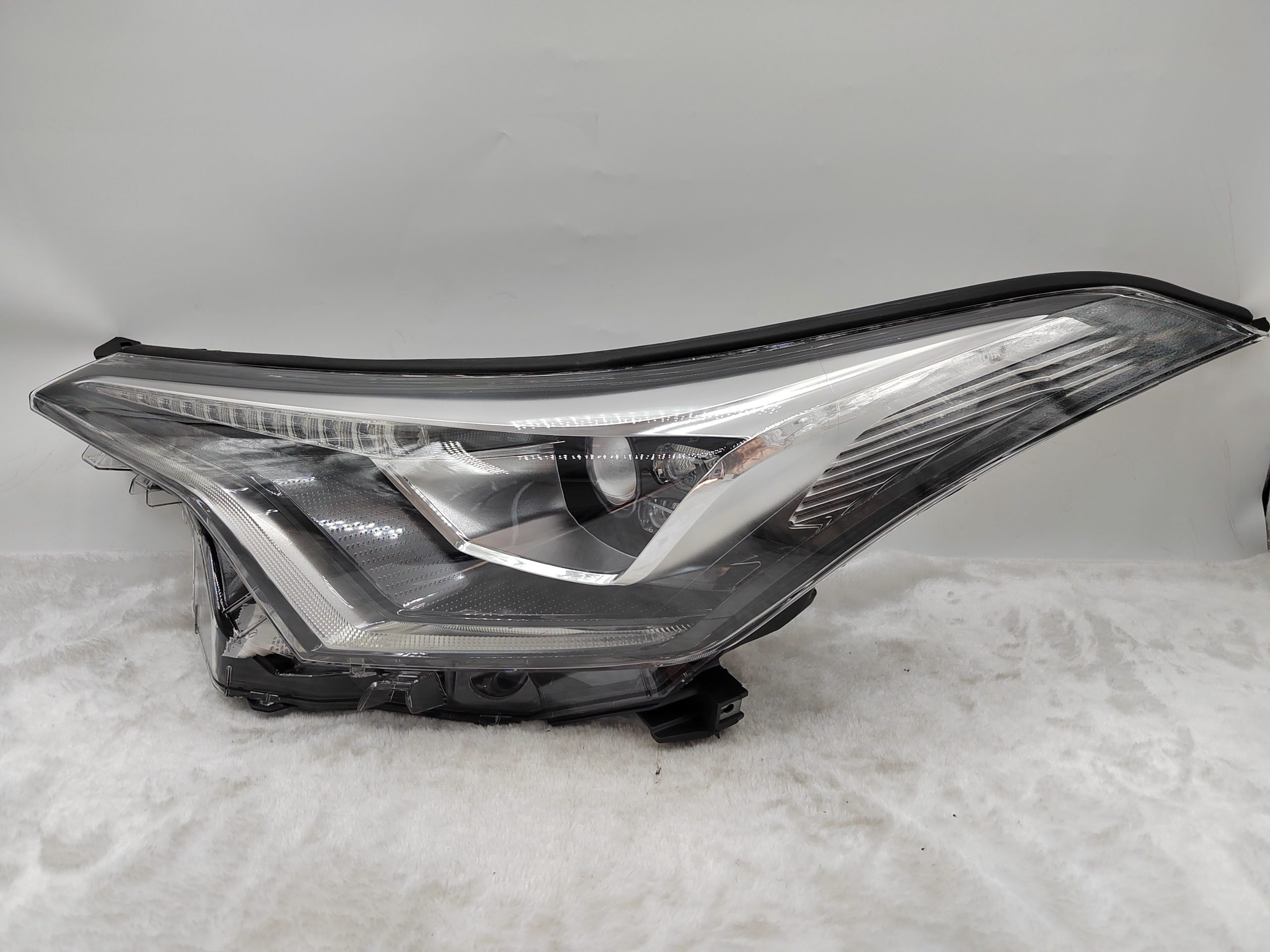 TOYOTA C-HR 2016-2019 LED L.H.S HEADLIGHT ASSEMBLY