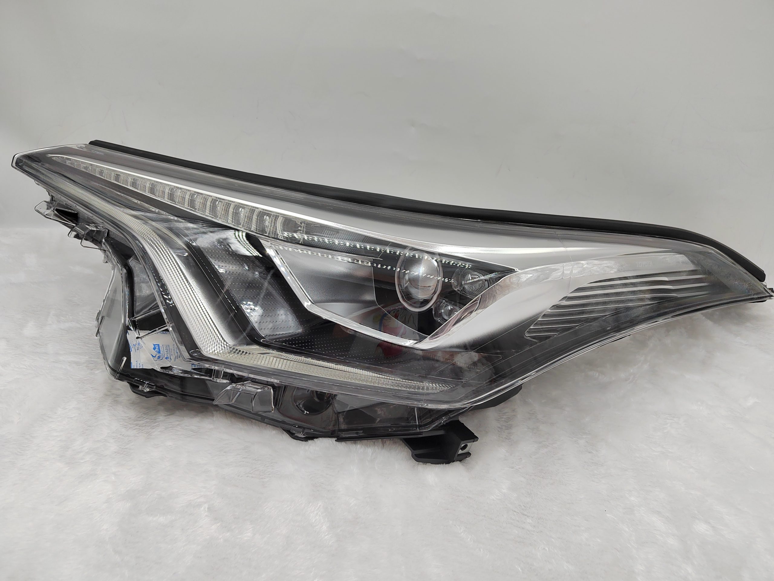 TOYOTA C-HR 2016-2019 LED L.H.S HEADLIGHT ASSEMBLY
