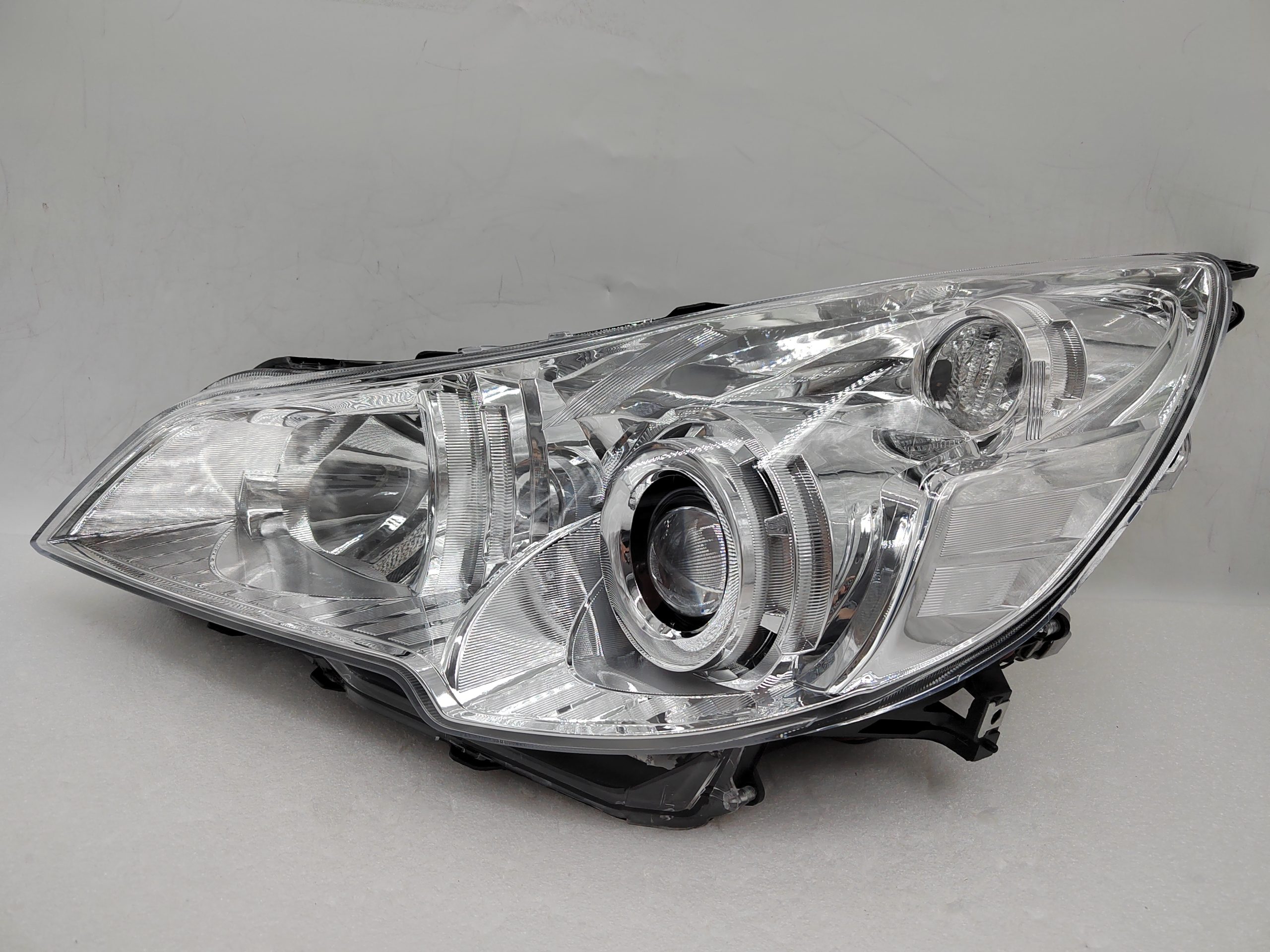 SUBARU OUTBACK 2010-2012 HALOGEN L.H.S HEADLIGHT ASSEMBLY