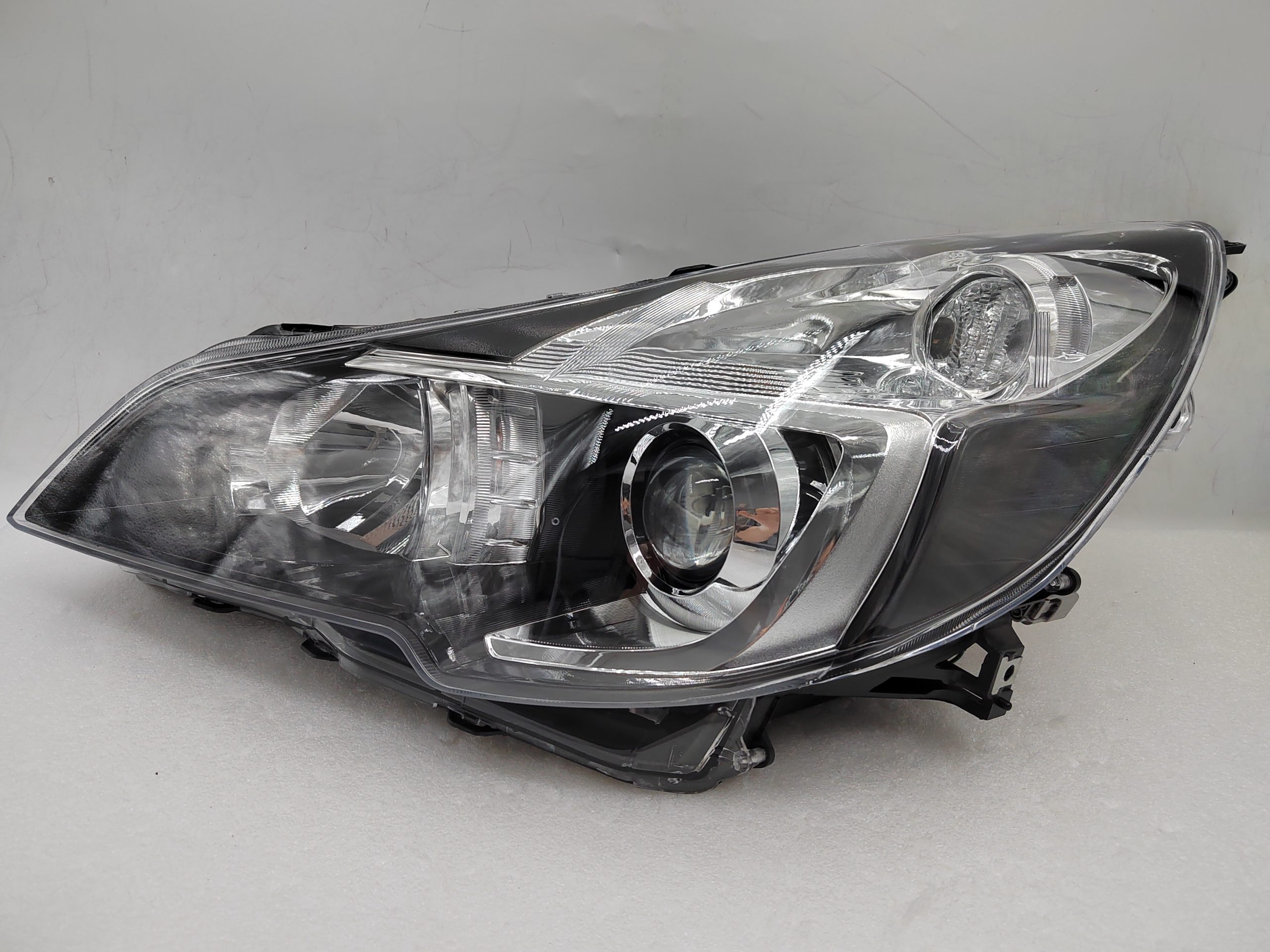SUBARU OUTBACK 2012-2014 HALOGEN L.H.S HEADLIGHT ASSEMBLY