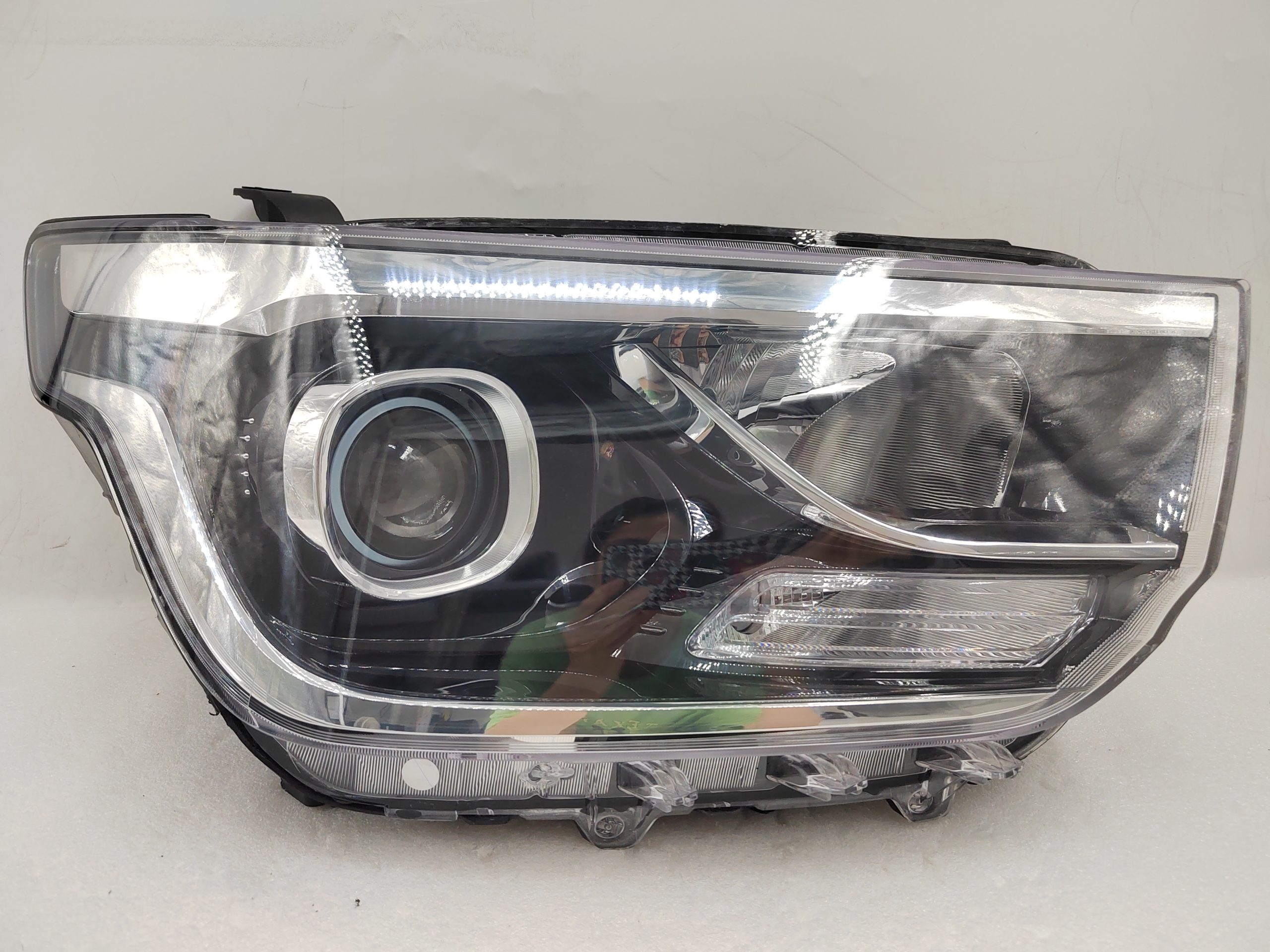 HYUNDAI IMAX TQ4 2018-2023 HALOGEN R.H.S HEADLIGHT ASSEMBLY