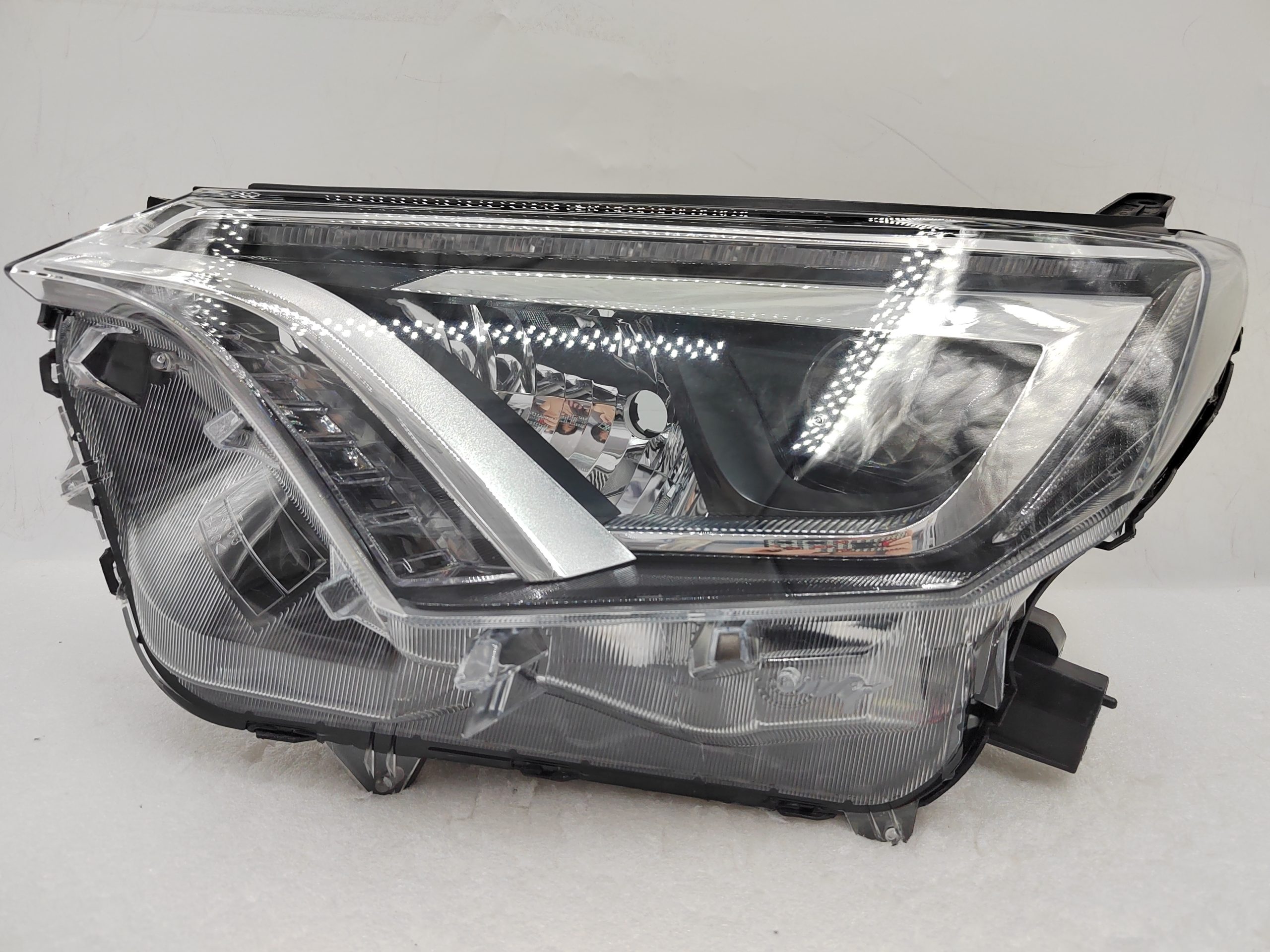 TOYOTA RAV4 4.5 XA40 2016-2018 LED L.H.S HEADLIGHT ASSEMBLY