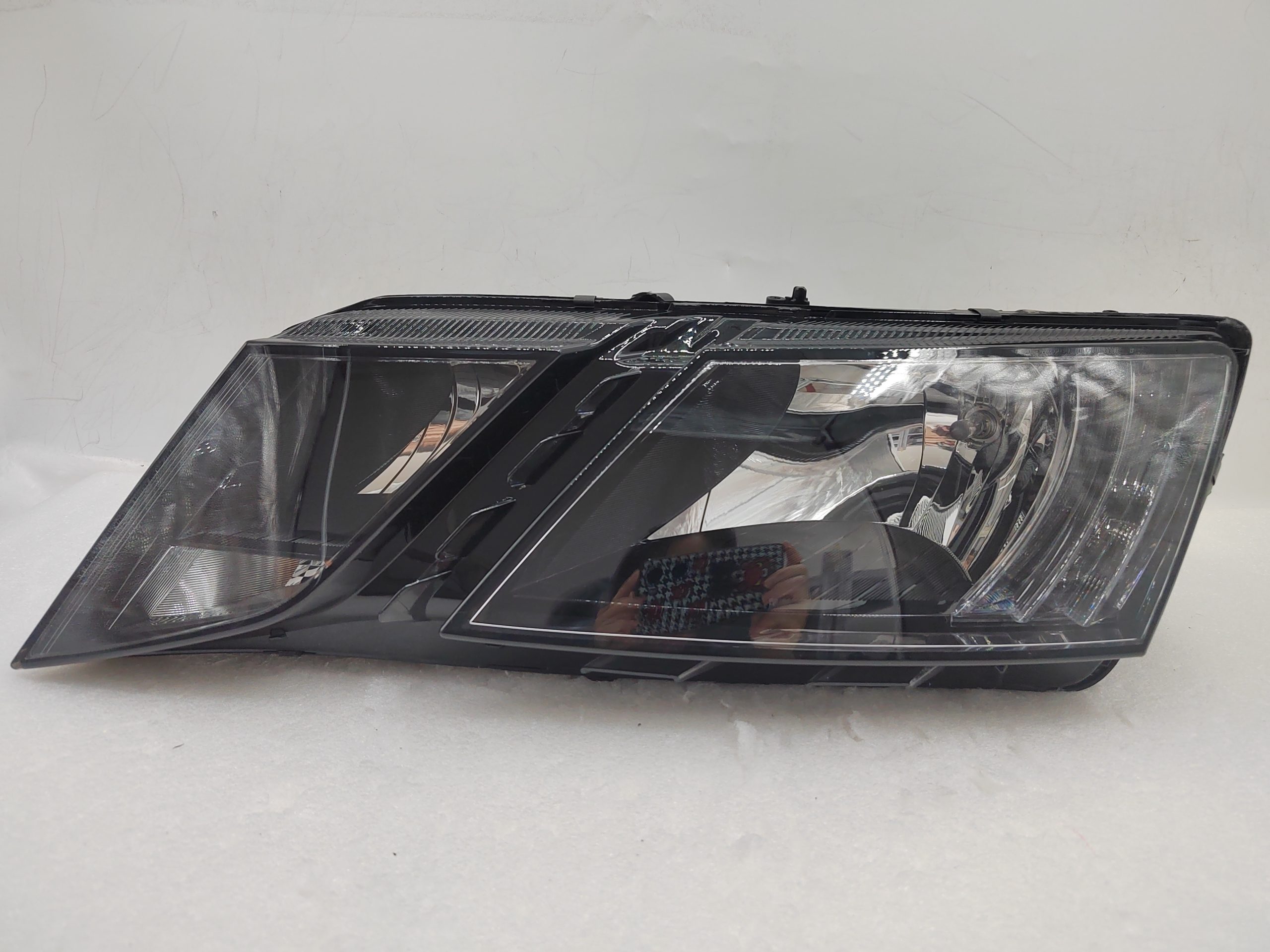 SKODA OCTAVIA 2018-2021 HALOGEN L.H.S HEADLIGHT ASSEMBLY