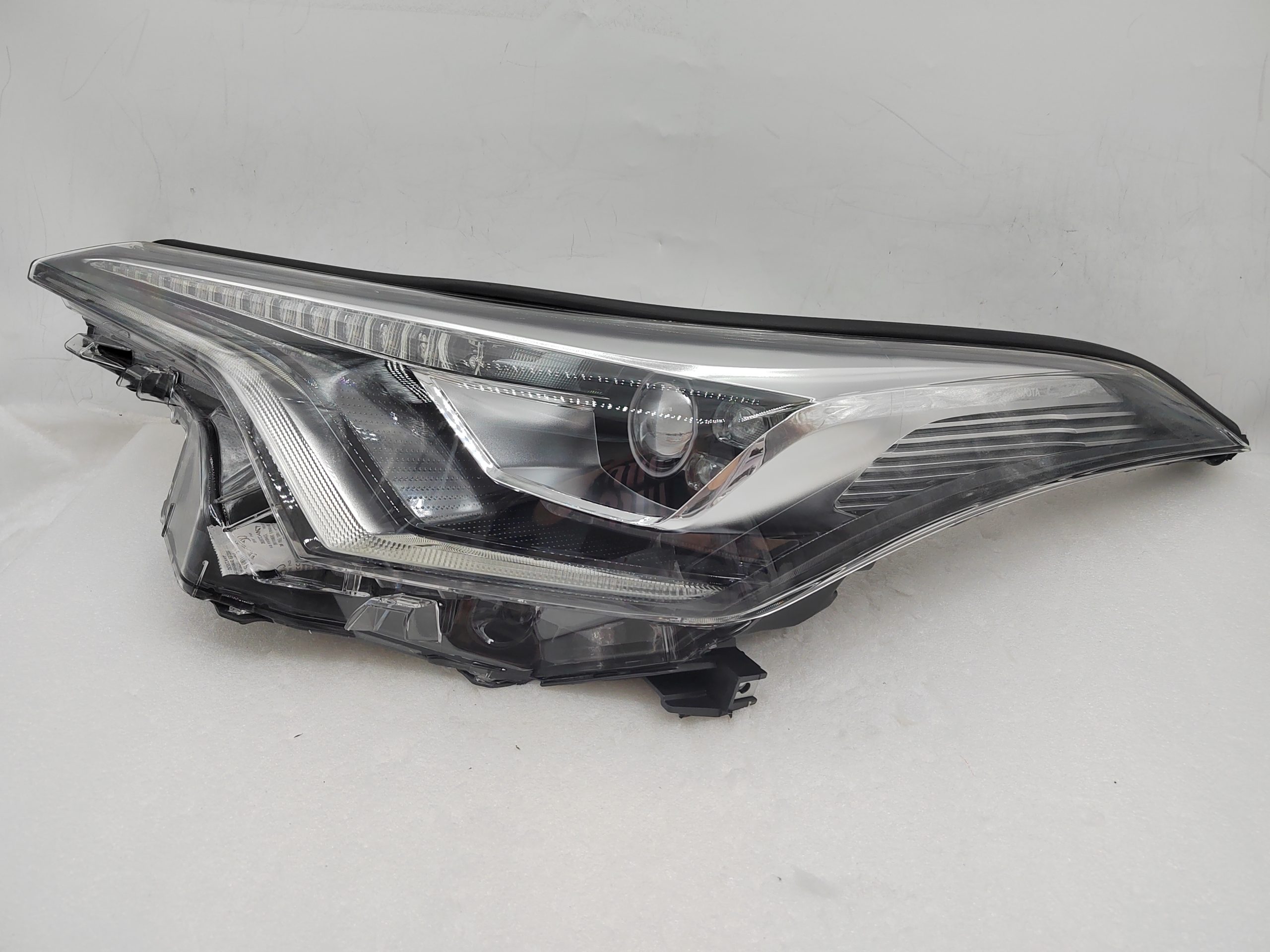 TOYOTA C-HR 2016-2019 LED L.H.S HEADLIGHT ASSEMBLY