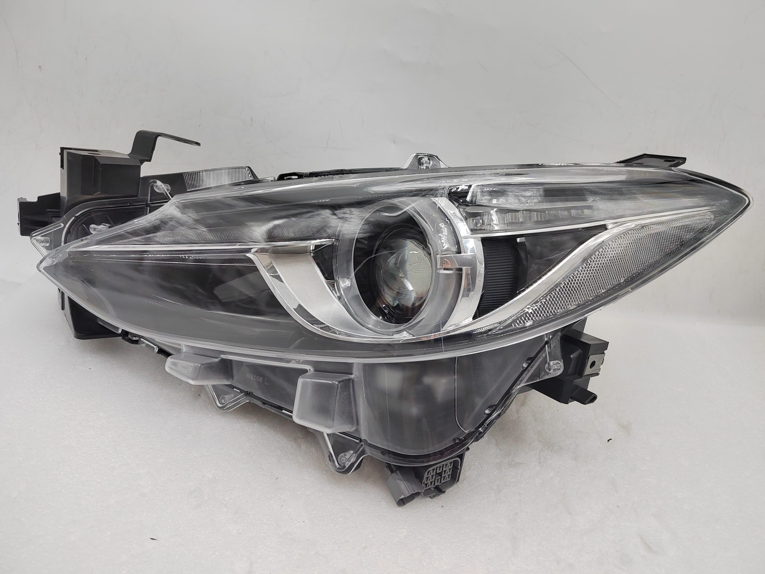 MAZDA 3 2014-2016 XENON LED L.H.S HEADLIGHT ASSEMBLY