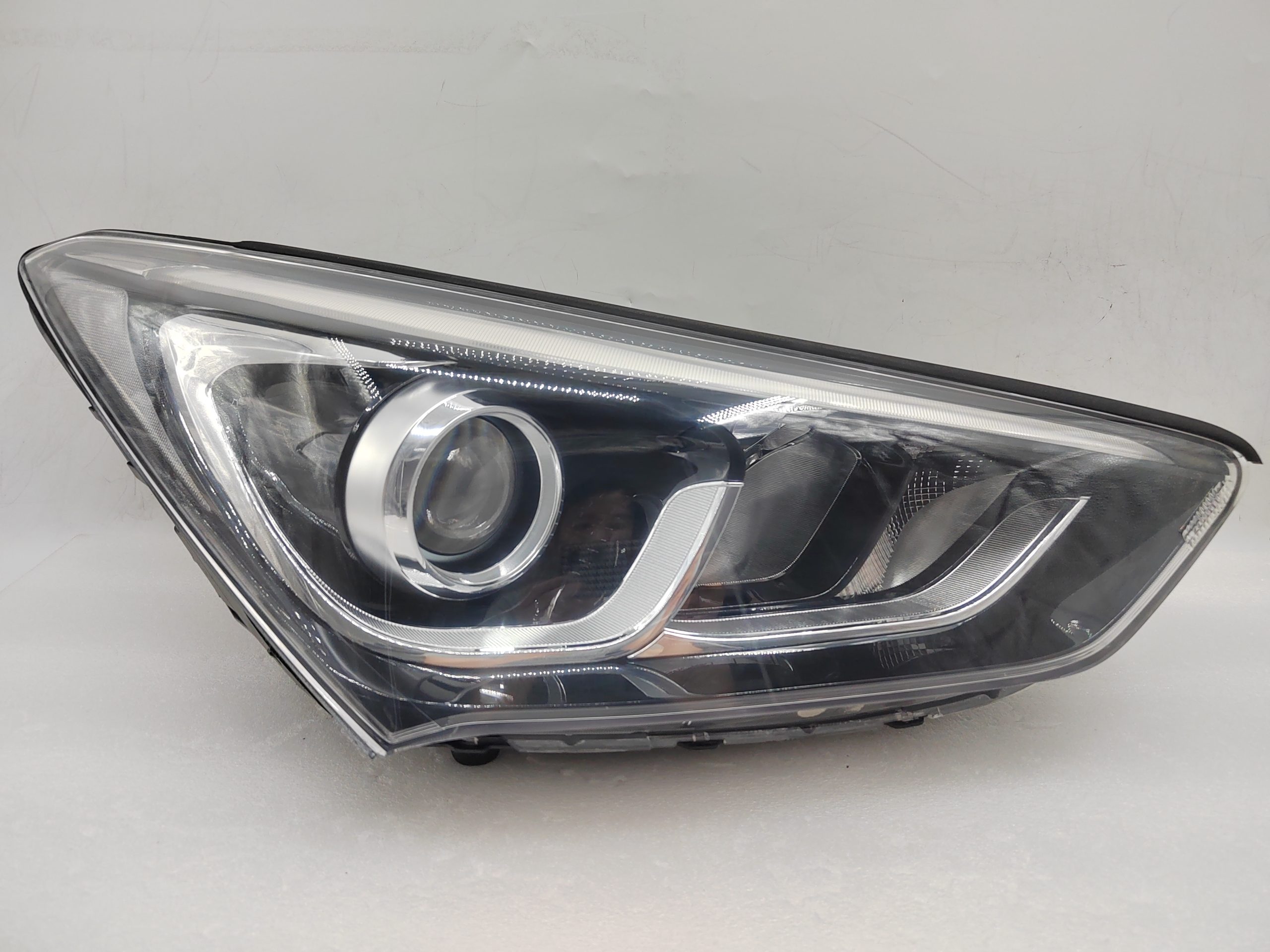 HYUNDAI SANTA FE X 2016-2018 HALOGEN R.H.S HEADLIGHT ASSEMBLY