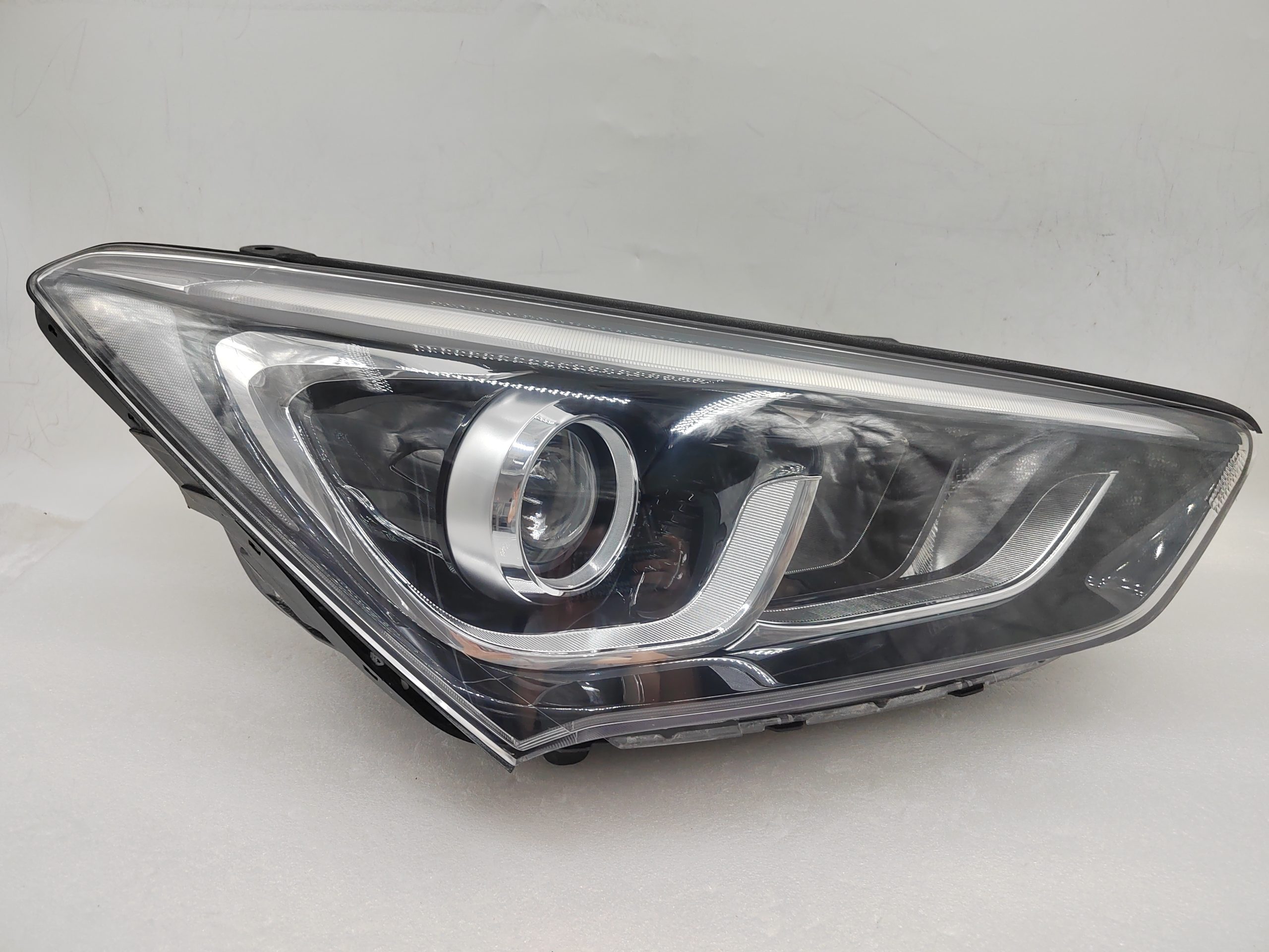 HYUNDAI SANTA FE X 2016-2018 HALOGEN R.H.S HEADLIGHT ASSEMBLY