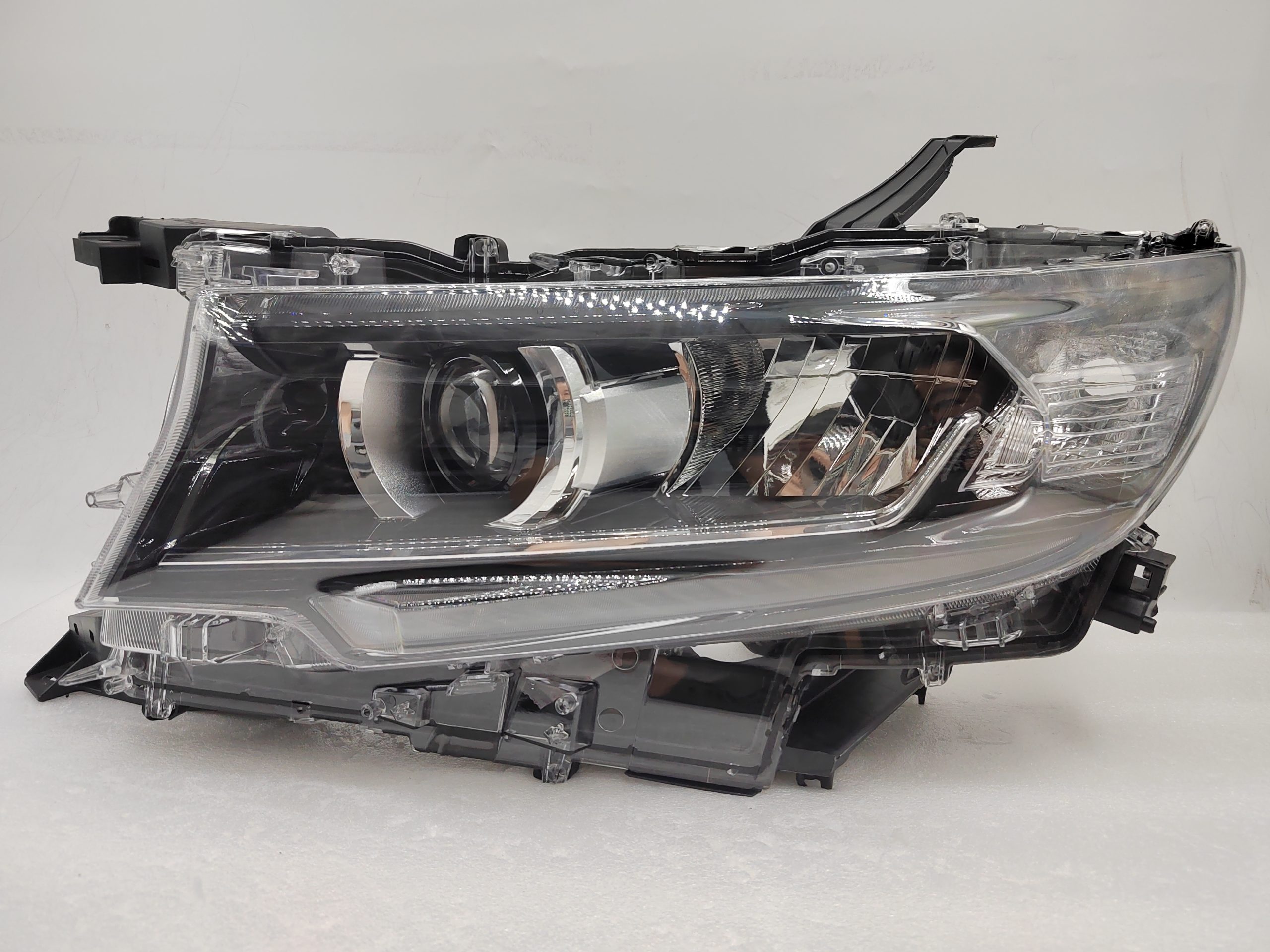 TOYOTA LANDCRUISER PRADO 150 GDJ150R 2018-2022 LED L.H.S HEADLIGHT ASSEMBLY