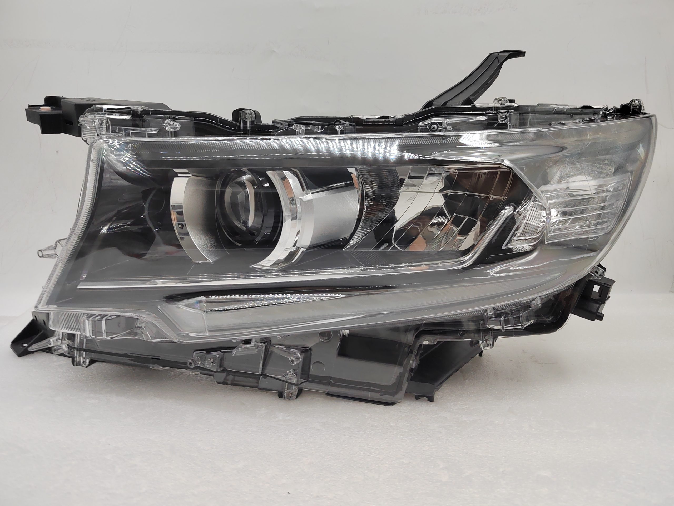 TOYOTA LANDCRUISER PRADO 150 GDJ150R 2018-2022 LED L.H.S HEADLIGHT ASSEMBLY