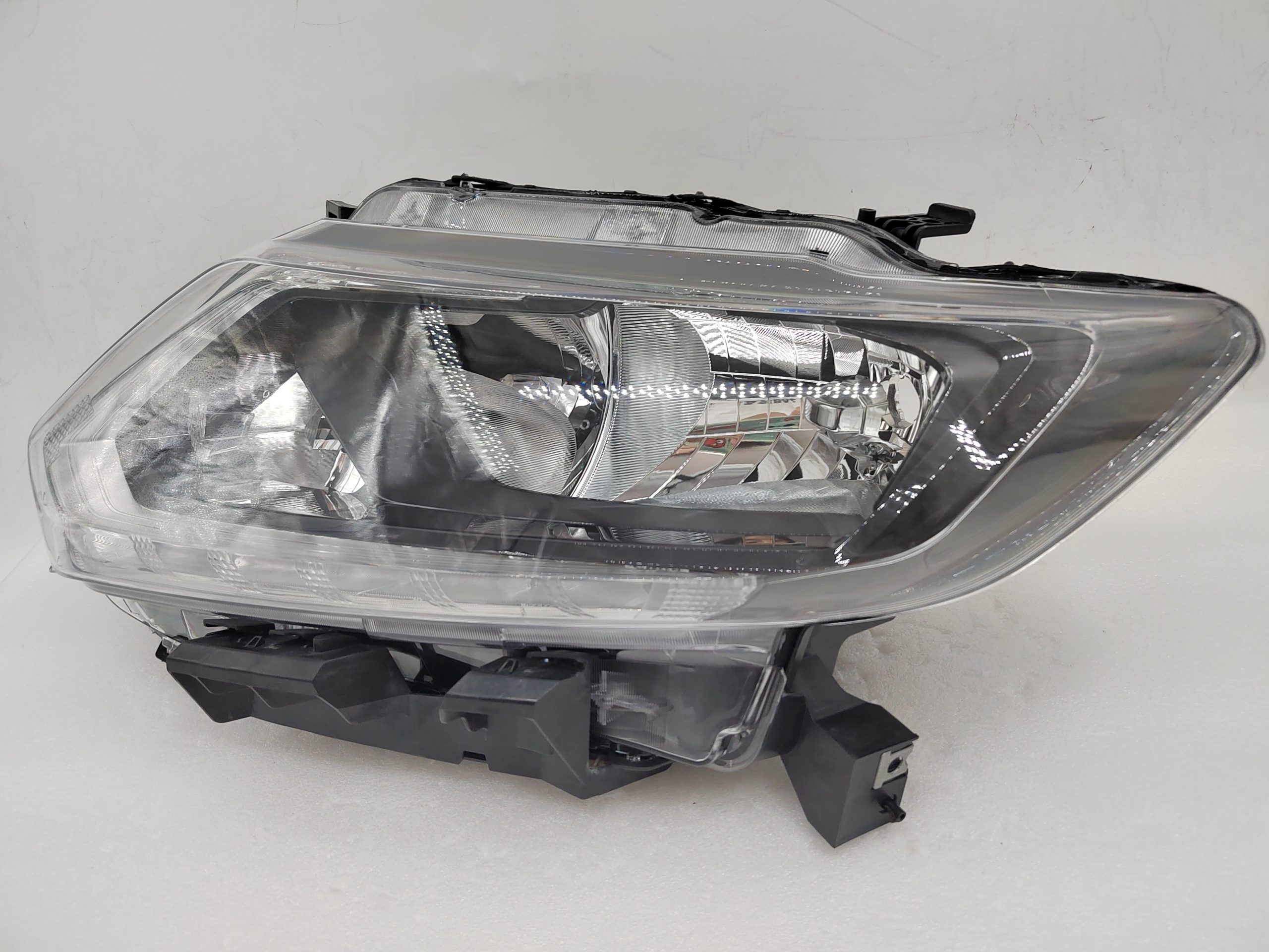 NISSAN X-TRAIL 2014-2016 HALOGEN L.H.S HEADLIGHT ASSEMBLY