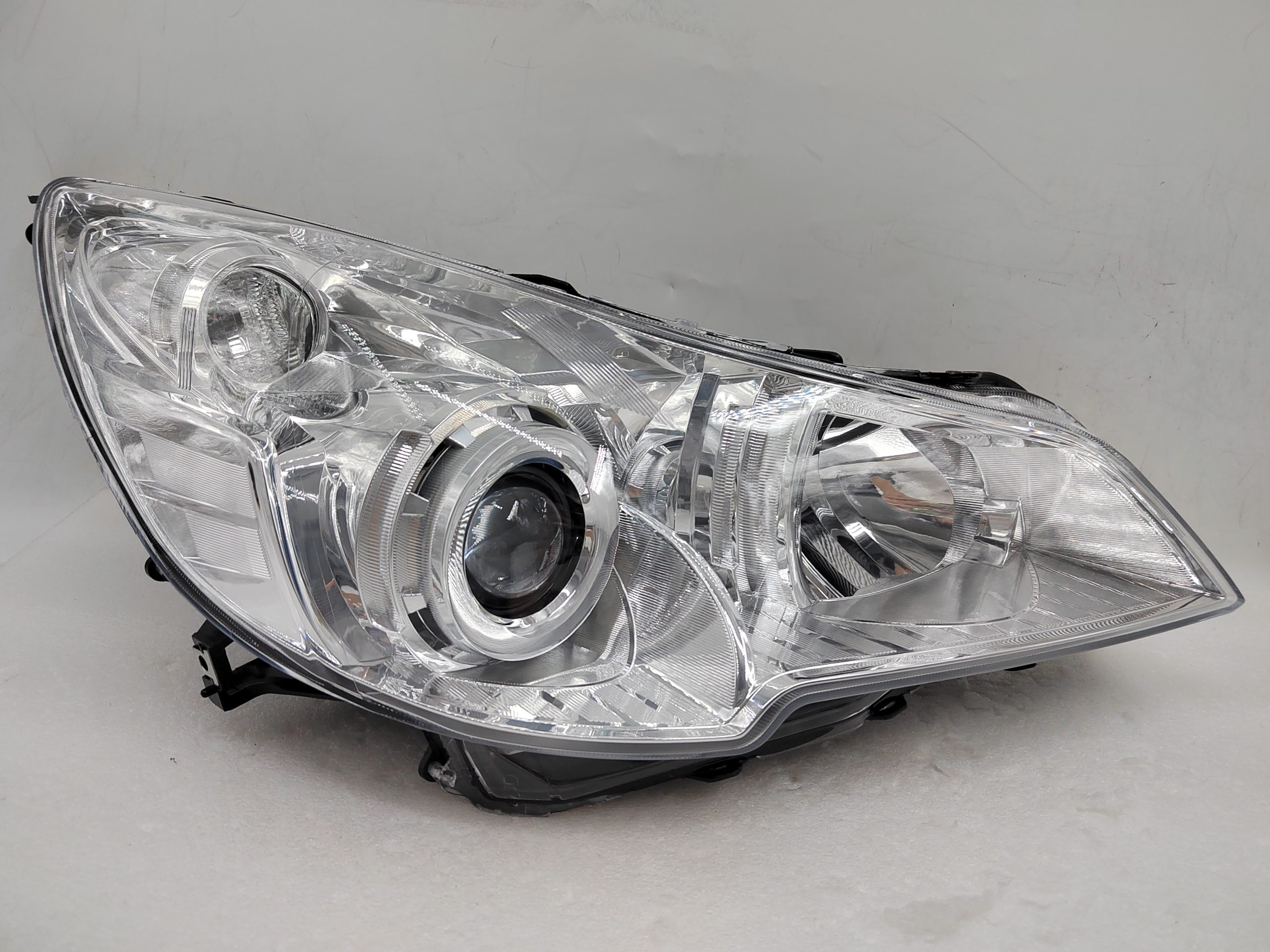SUBARU OUTBACK 2010-2012 HALOGEN R.H.S HEADLIGHT ASSEMBLY
