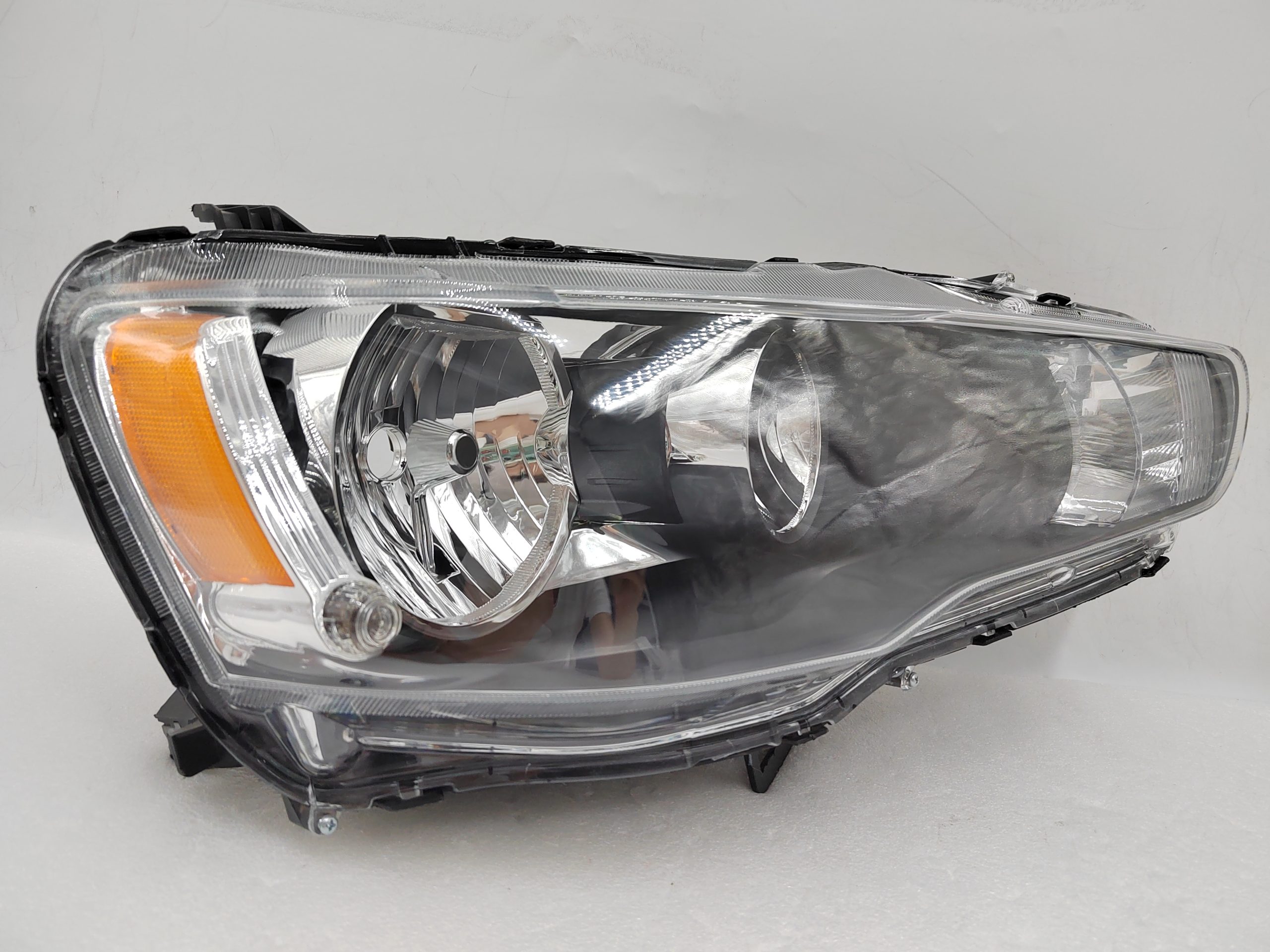 MITSUBISHI LANCER 2008-2018 HALOGEN R.H.S HEADLIGHT ASSEMBLY