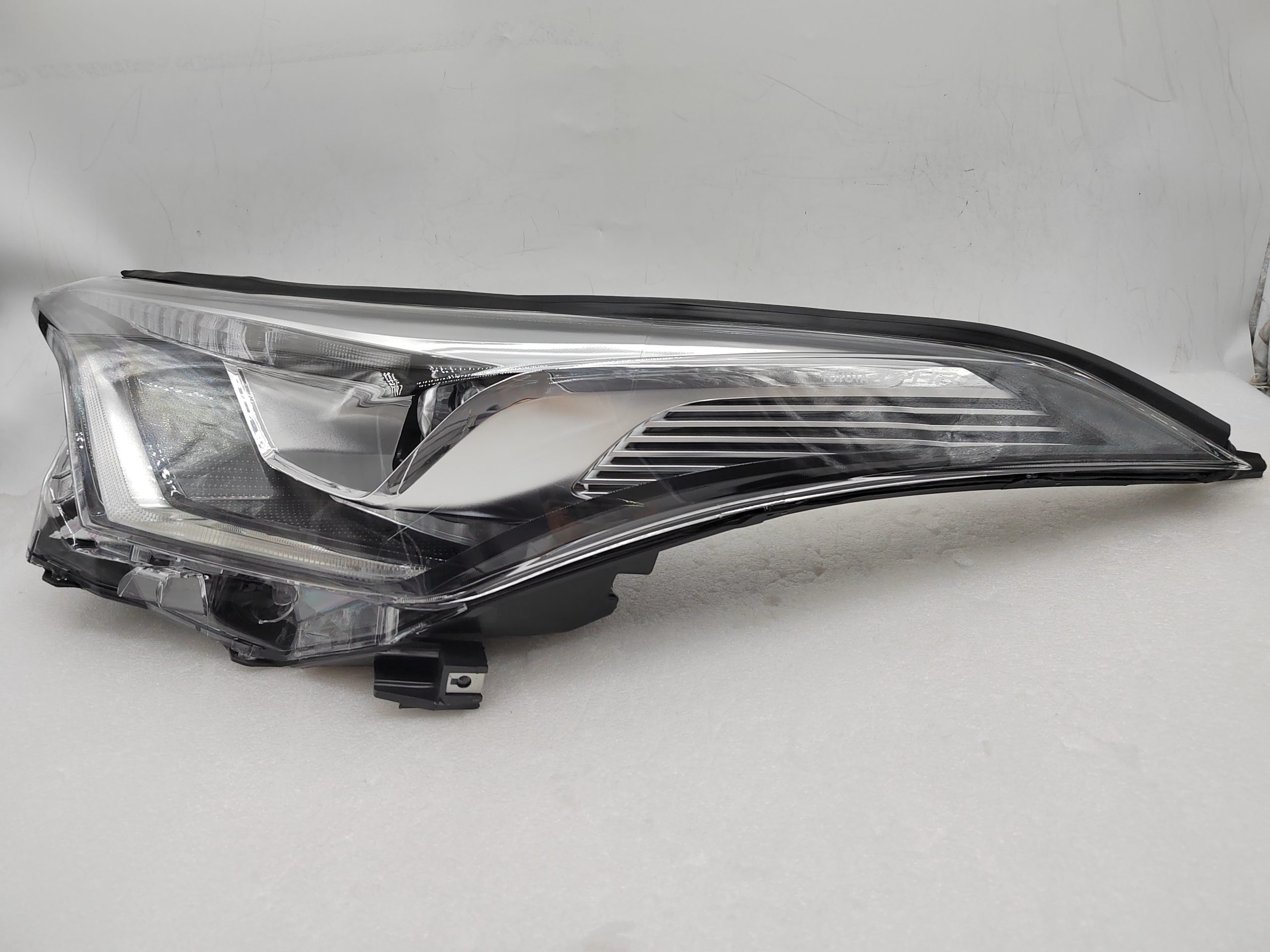 TOYOTA C-HR 2016-2019 LED L.H.S HEADLIGHT ASSEMBLY