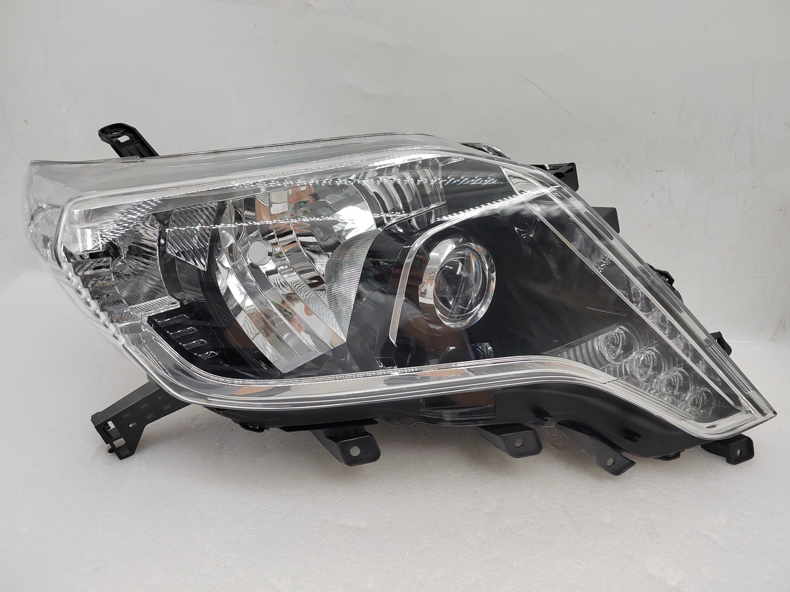 TOYOTA LANDCRUISER PRADO 150 GDJ150W 2014-2017 LED R.H.S HEADLIGHT ASSEMBLY
