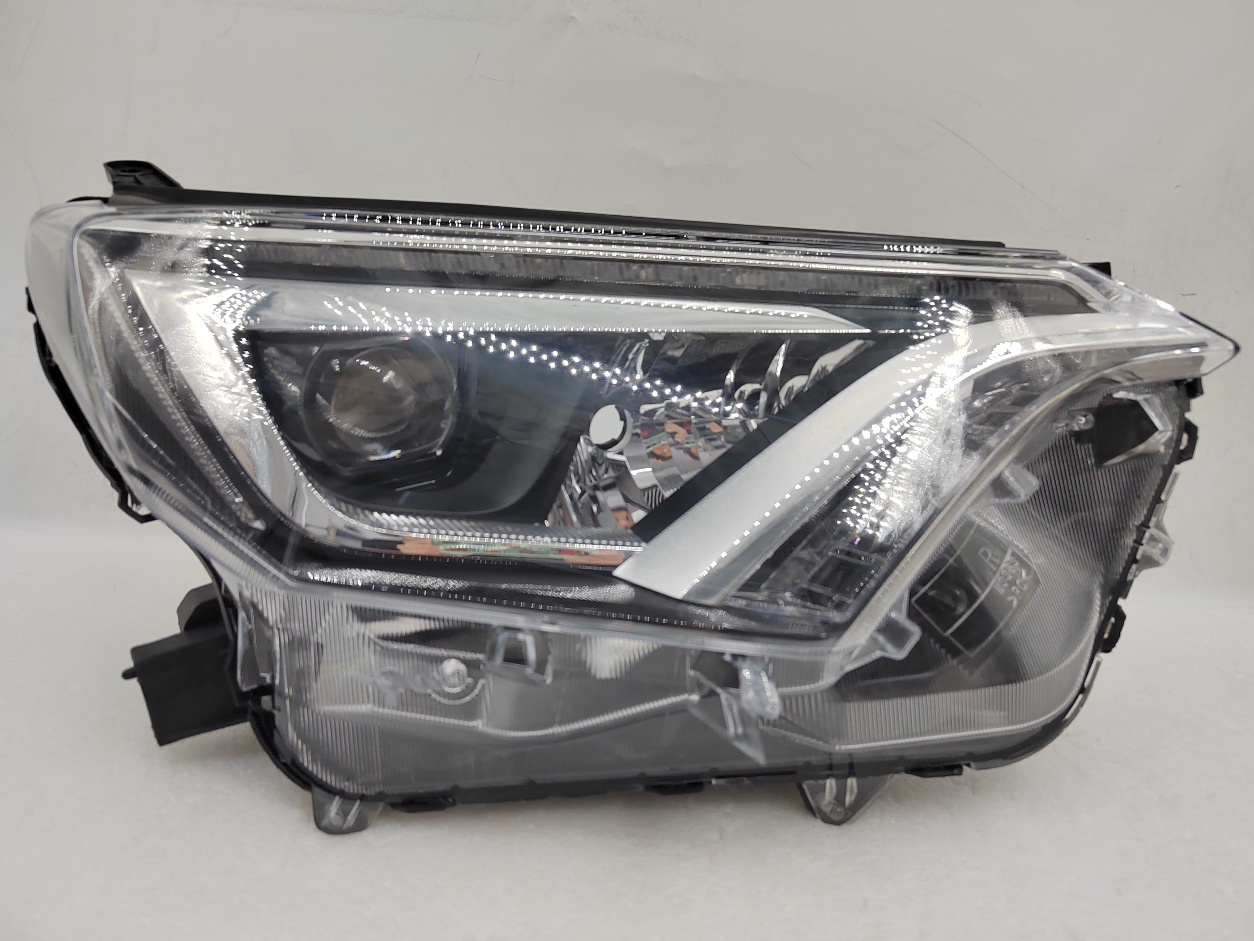TOYOTA RAV4 4.5 XA40 2016-2018 LED R.H.S HEADLIGHT ASSEMBLY