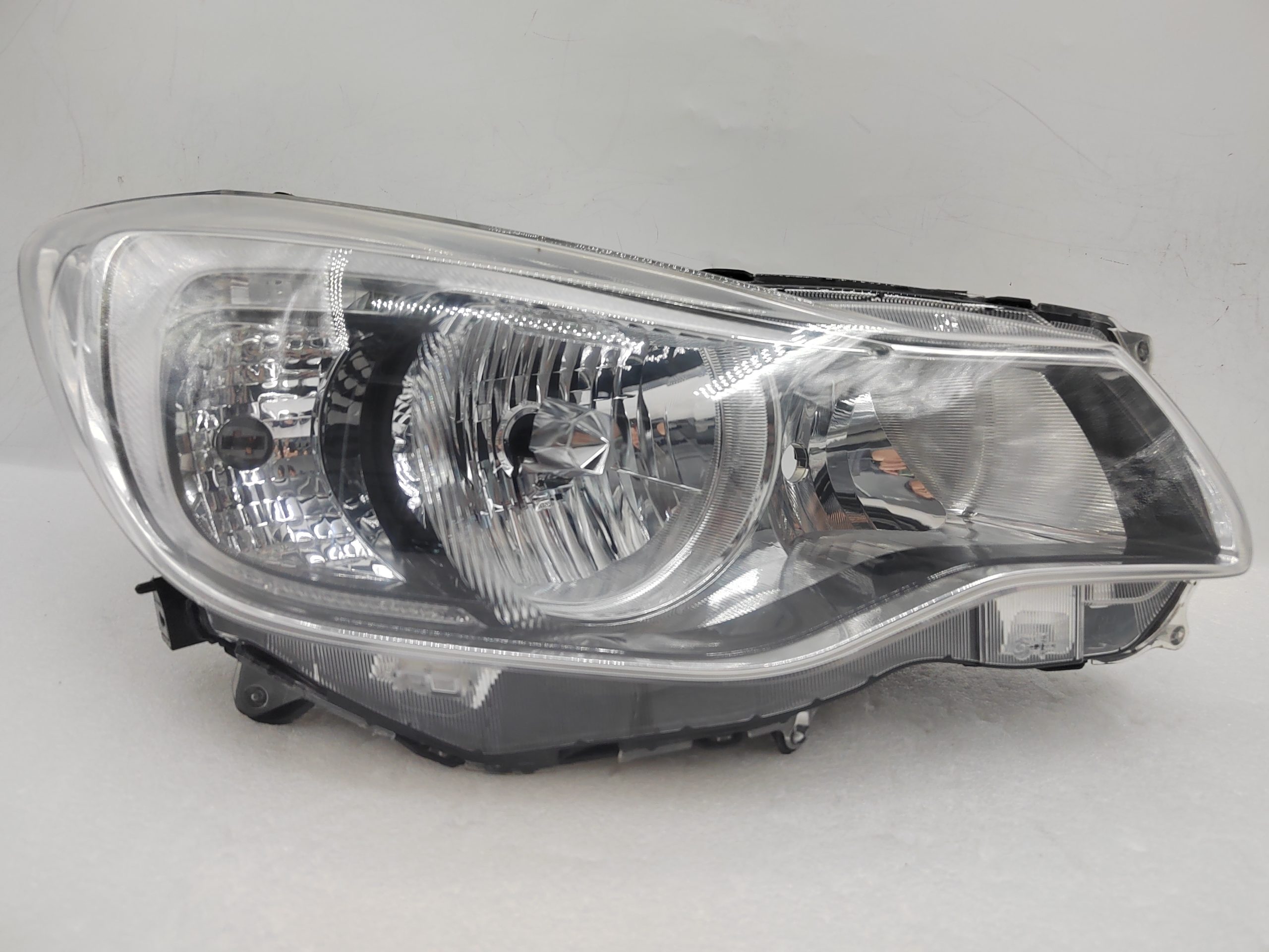 SUBARU IMPREZA XV 2012-2016 XENON R.H.S HEADLIGHT ASSEMBLY