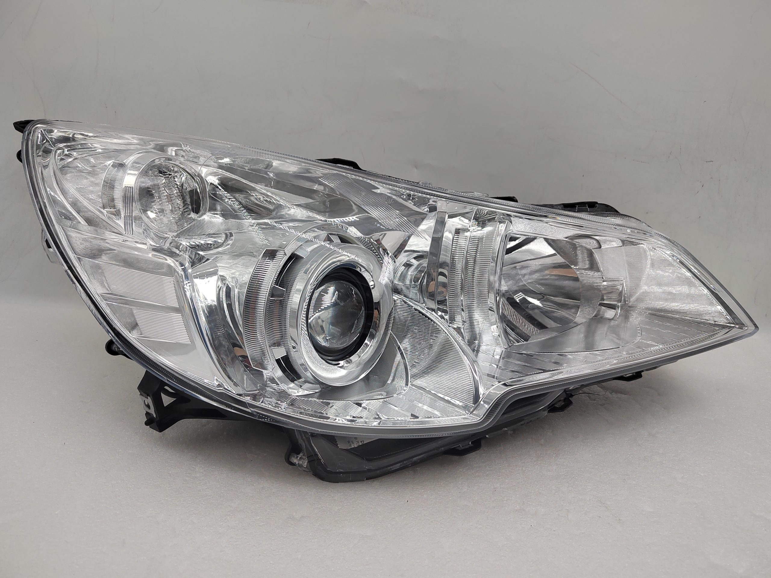 SUBARU OUTBACK 2010-2012 HALOGEN R.H.S HEADLIGHT ASSEMBLY