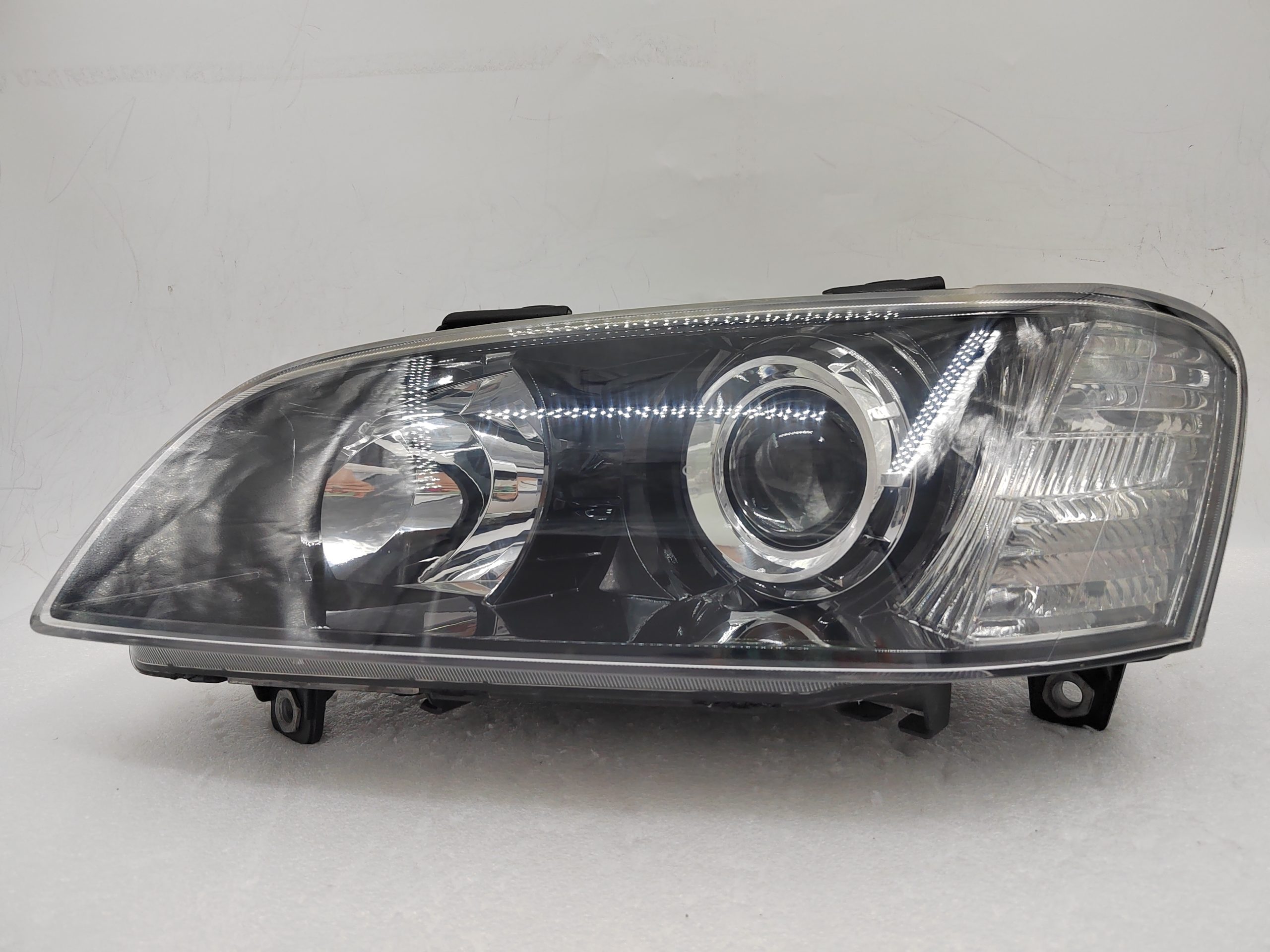 HOLDEN COMMODORE VE SV6 2007-2010 HALOGEN L.H.S HEADLIGHT ASSEMBLY