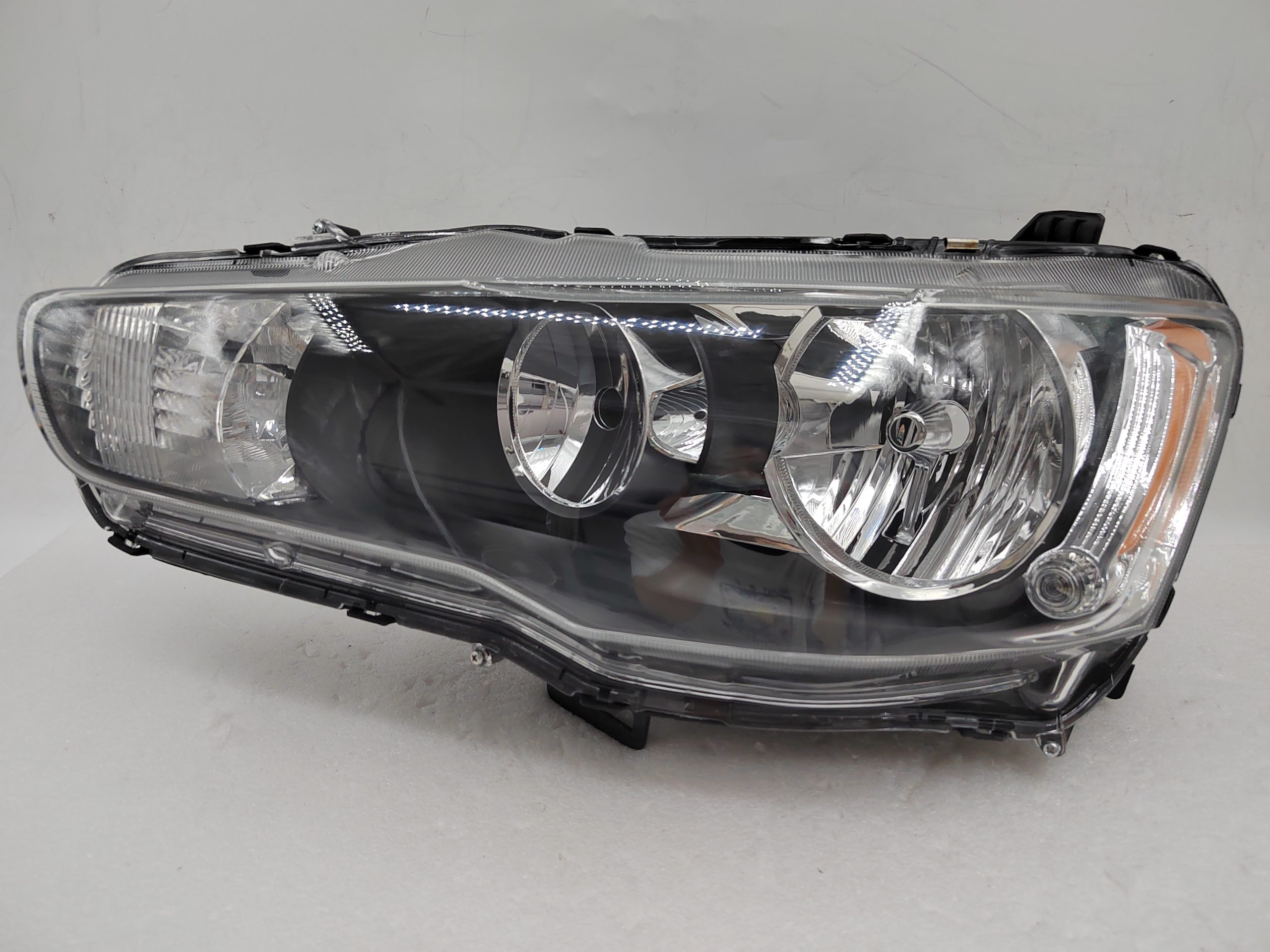 MITSUBISHI LANCER 2008-2018 HALOGEN L.H.S HEADLIGHT ASSEMBLY