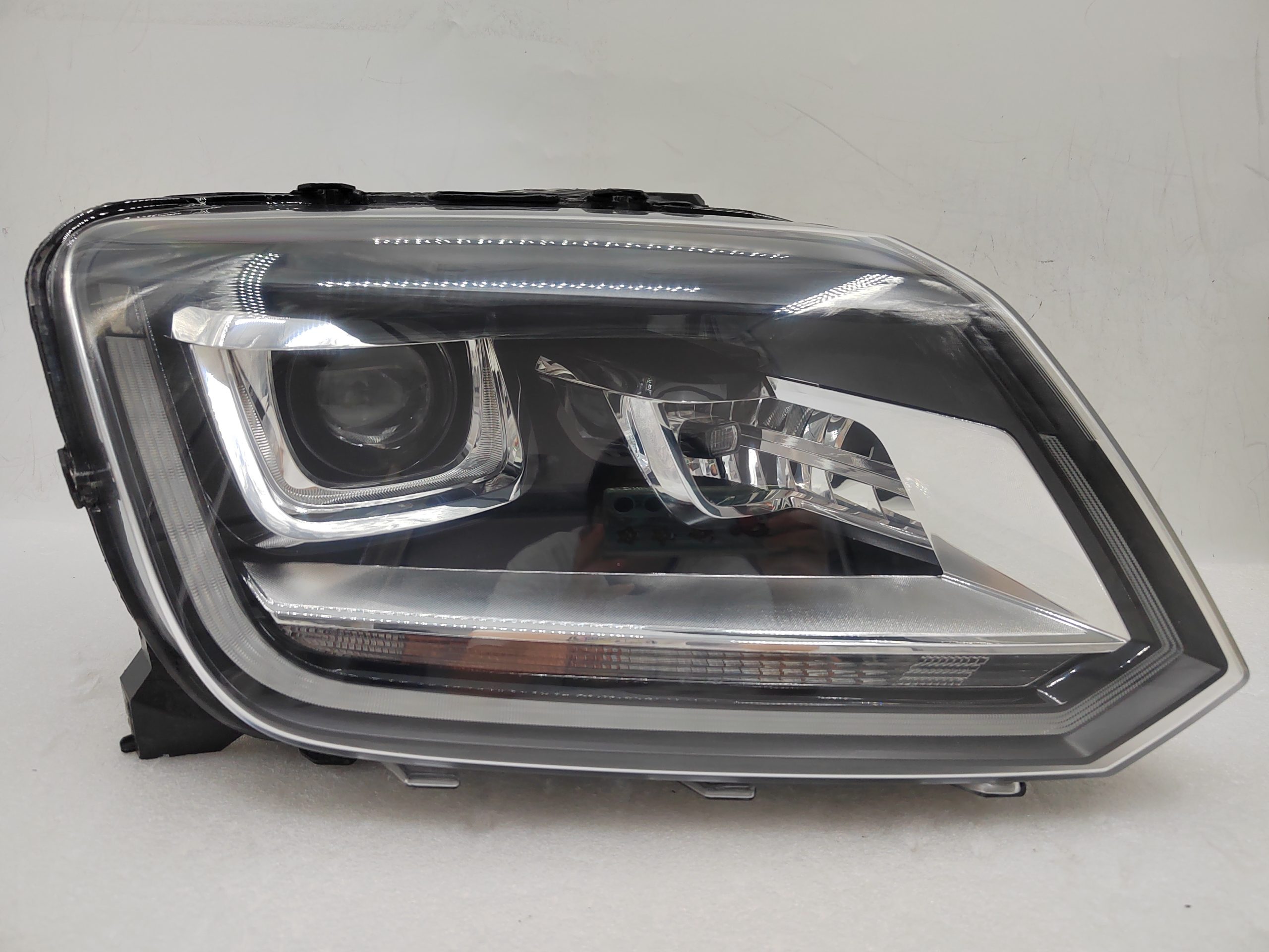 VOLKSWAGEN AMAROK Headlights Reconditioned Refurbished Headlights For VOLKSWAGEN AMAROK Headlights Reconditioned Refurbished Headlights For