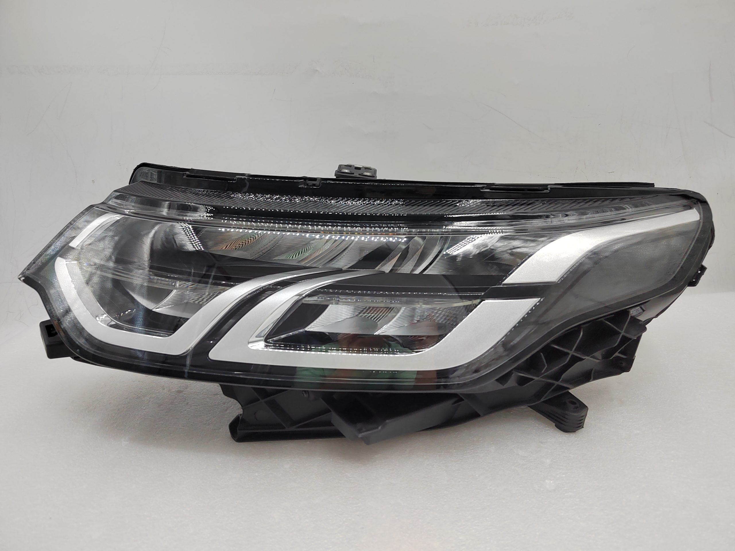 LAND ROVER DISCOVERY SPORT 2020-2023 LED L.H.S HEADLIGHT ASSEMBLY