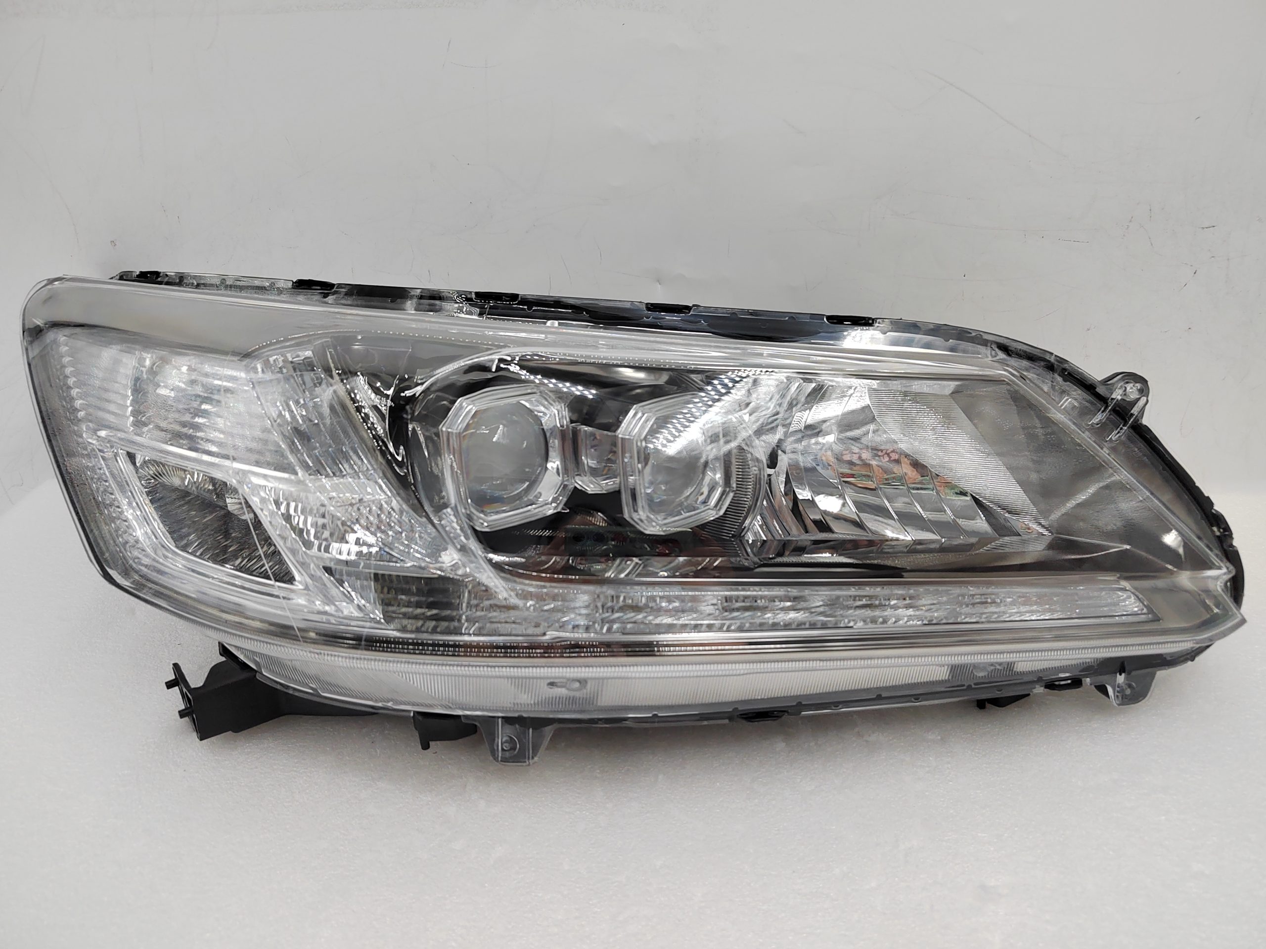 HONDA ACCORD HYBRID CR6 2013-2015 LED R.H.S HEADLIGHT ASSEMBLY