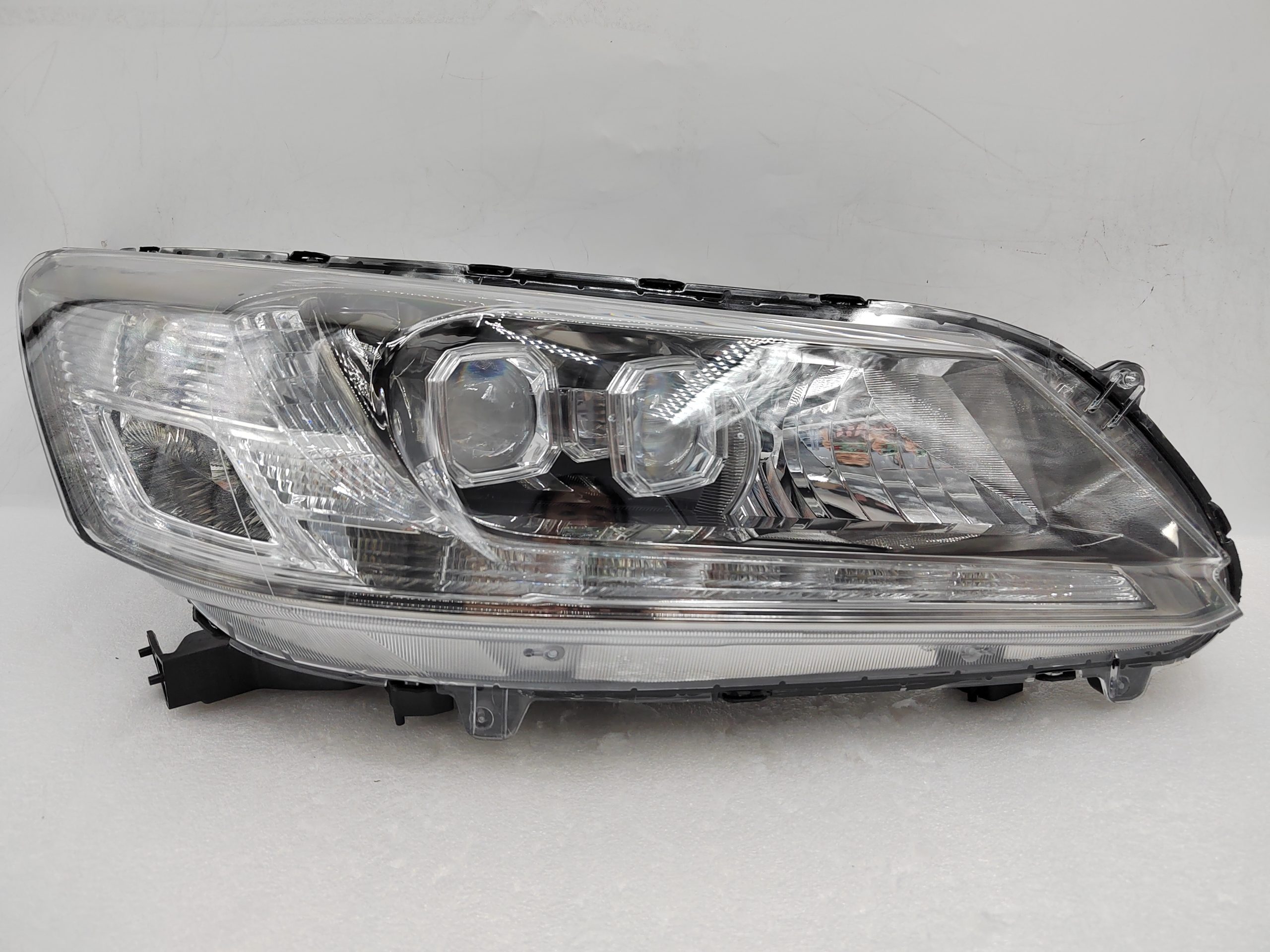 HONDA ACCORD HYBRID CR6 2013-2015 LED R.H.S HEADLIGHT ASSEMBLY