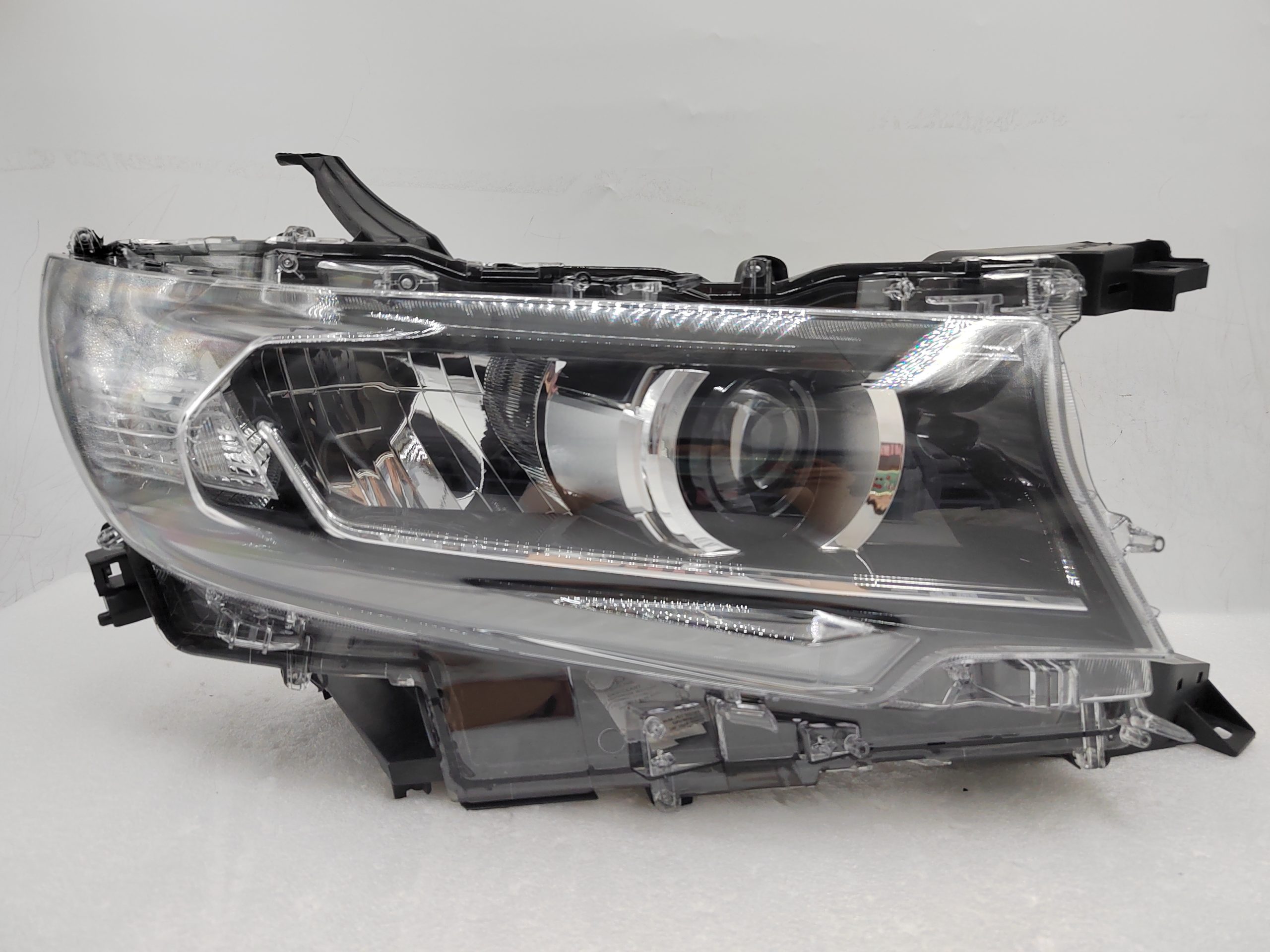 TOYOTA LANDCRUISER PRADO 150 GDJ150R 2018-2022 LED R.H.S HEADLIGHT ASSEMBLY
