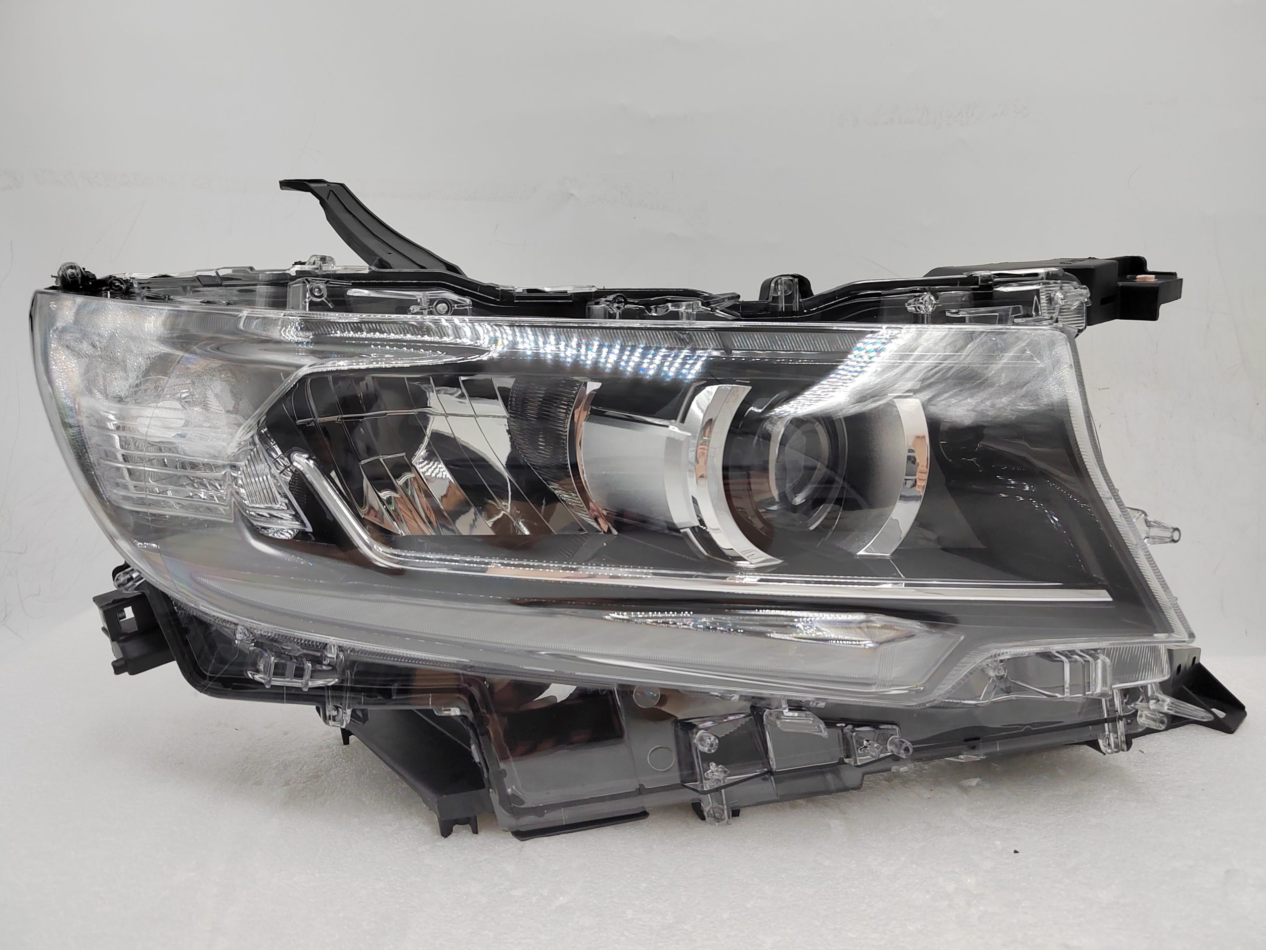 TOYOTA LANDCRUISER PRADO 150 GDJ150R 2018-2022 LED R.H.S HEADLIGHT ASSEMBLY