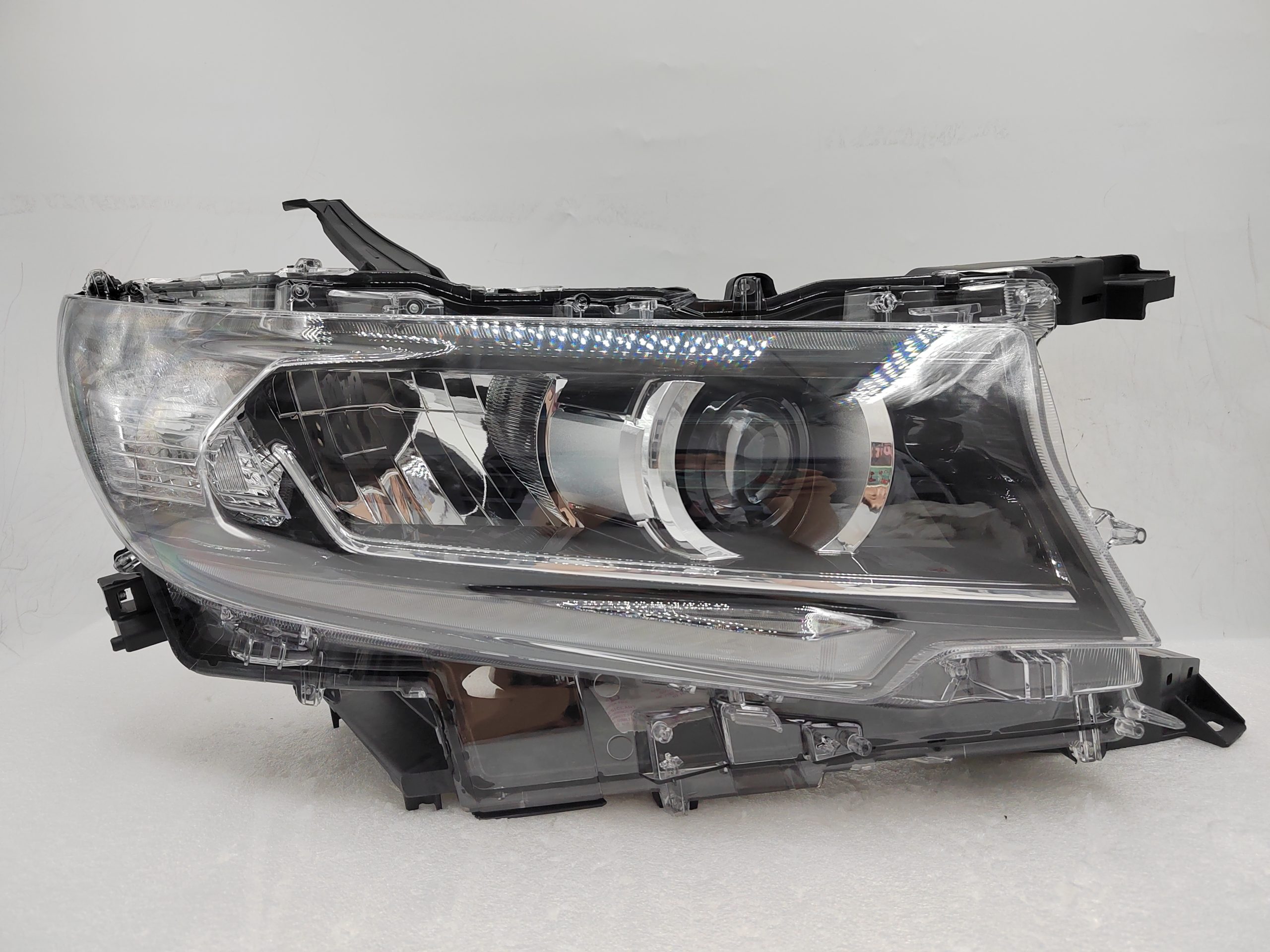 TOYOTA LANDCRUISER PRADO 150 GDJ150R 2018-2022 LED R.H.S HEADLIGHT ASSEMBLY