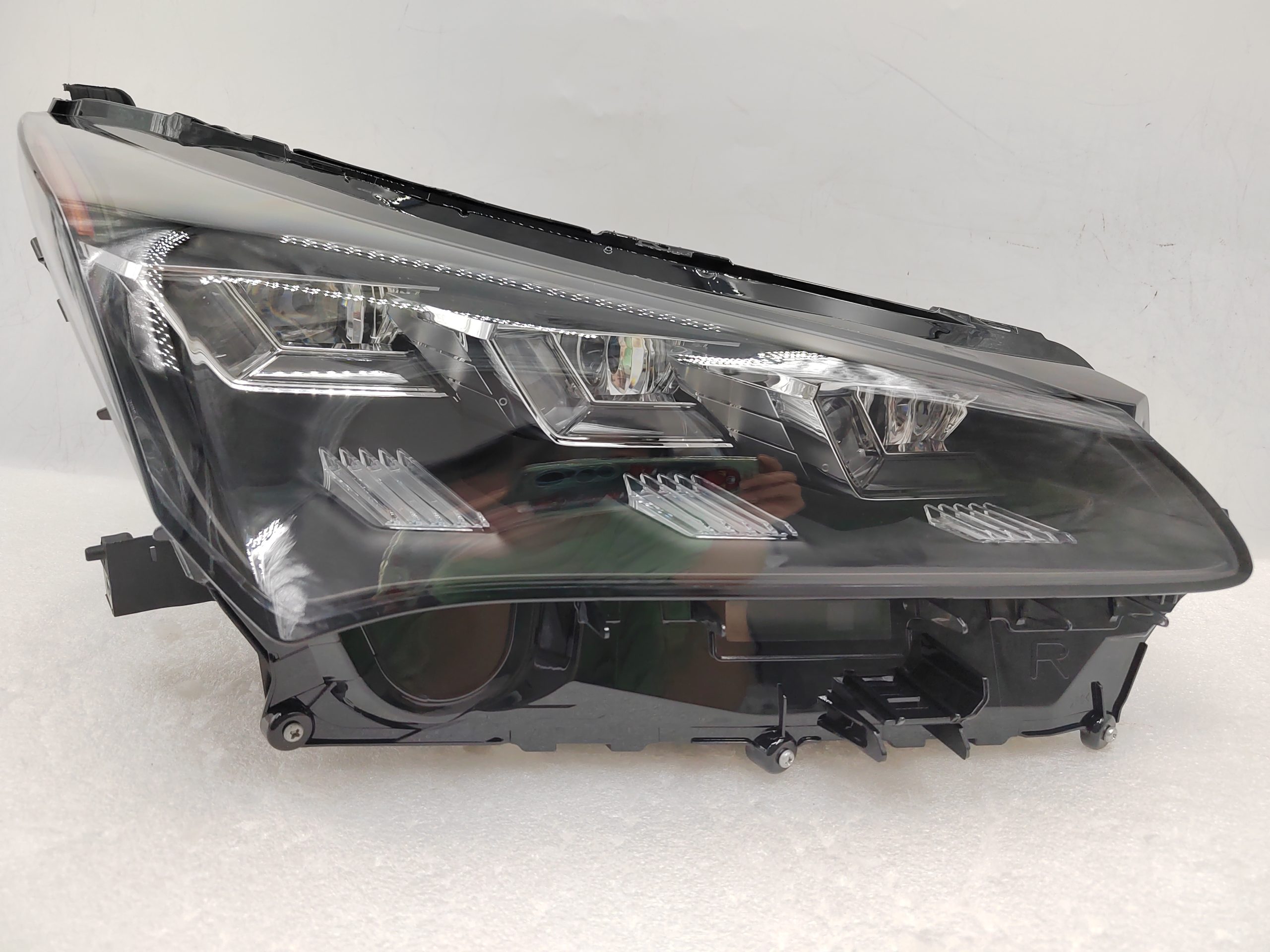 LEXUS NX 300H 2014-2017 LED R.H.S HEADLIGHT ASSEMBLY