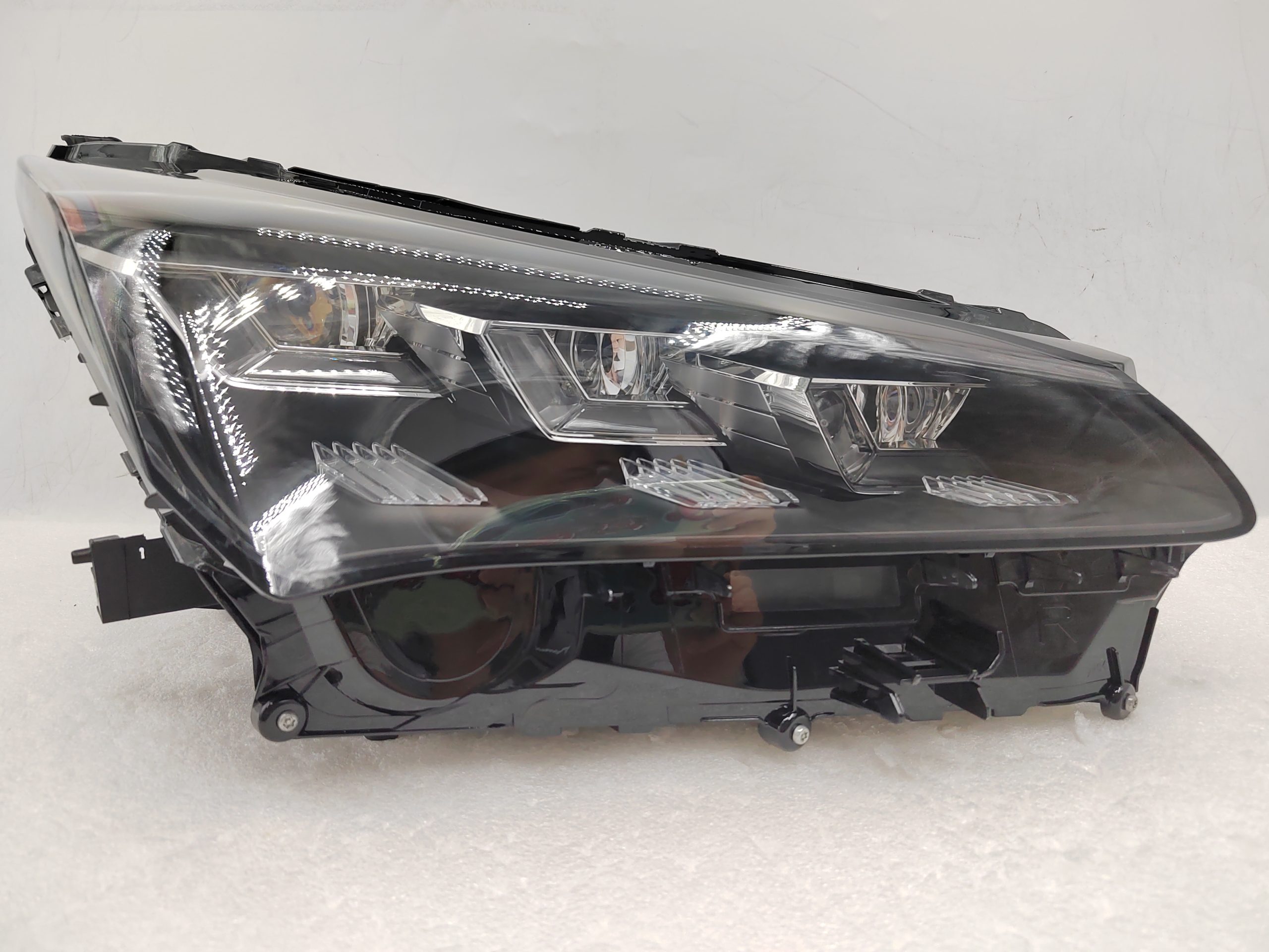 LEXUS NX 300H 2014-2017 LED R.H.S HEADLIGHT ASSEMBLY