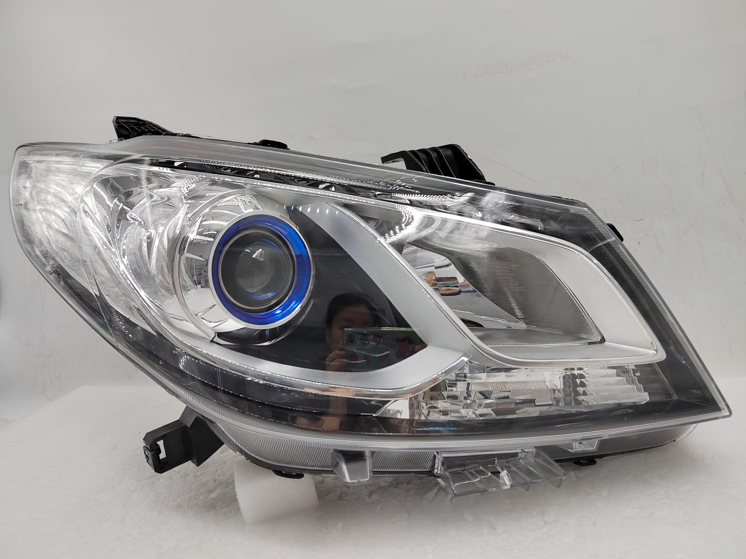 MAXUS LDV G10  2019-2023 XENON R.H.S HEADLIGHT ASSEMBLY