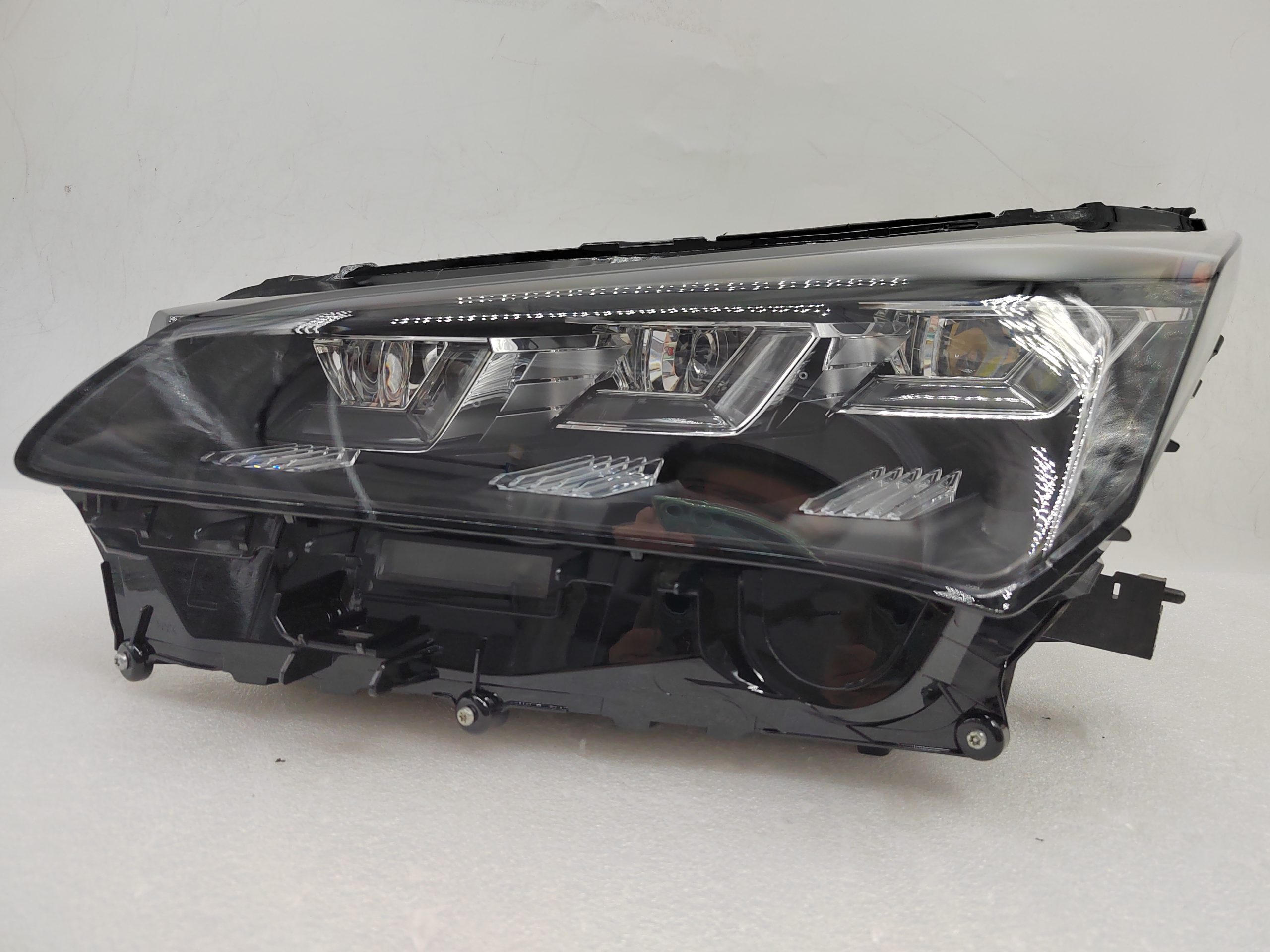 LEXUS NX 300H 2014-2017 LED L.H.S HEADLIGHT ASSEMBLY